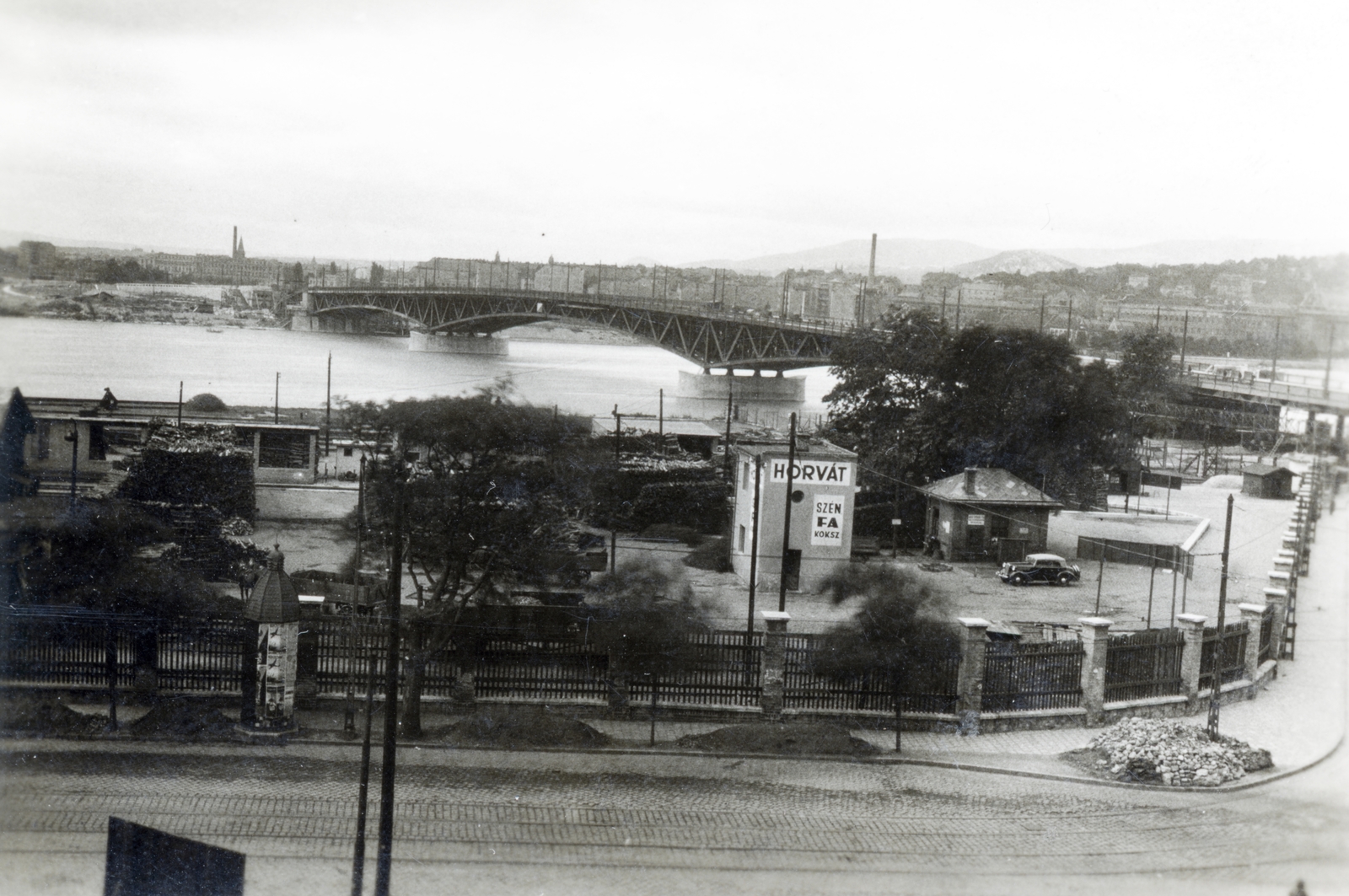 Hungary, Budapest XI.,Budapest IX., kilátás a Soroksári út felől a Petőfi (Horthy Miklós) hídra és a Budapesti Műszaki Egyetem (később Budapesti Műszaki és Gazdaságtudományi Egyetem) épületeire., 1936, Kovács Györgyi, Budapest, Fortepan #224494