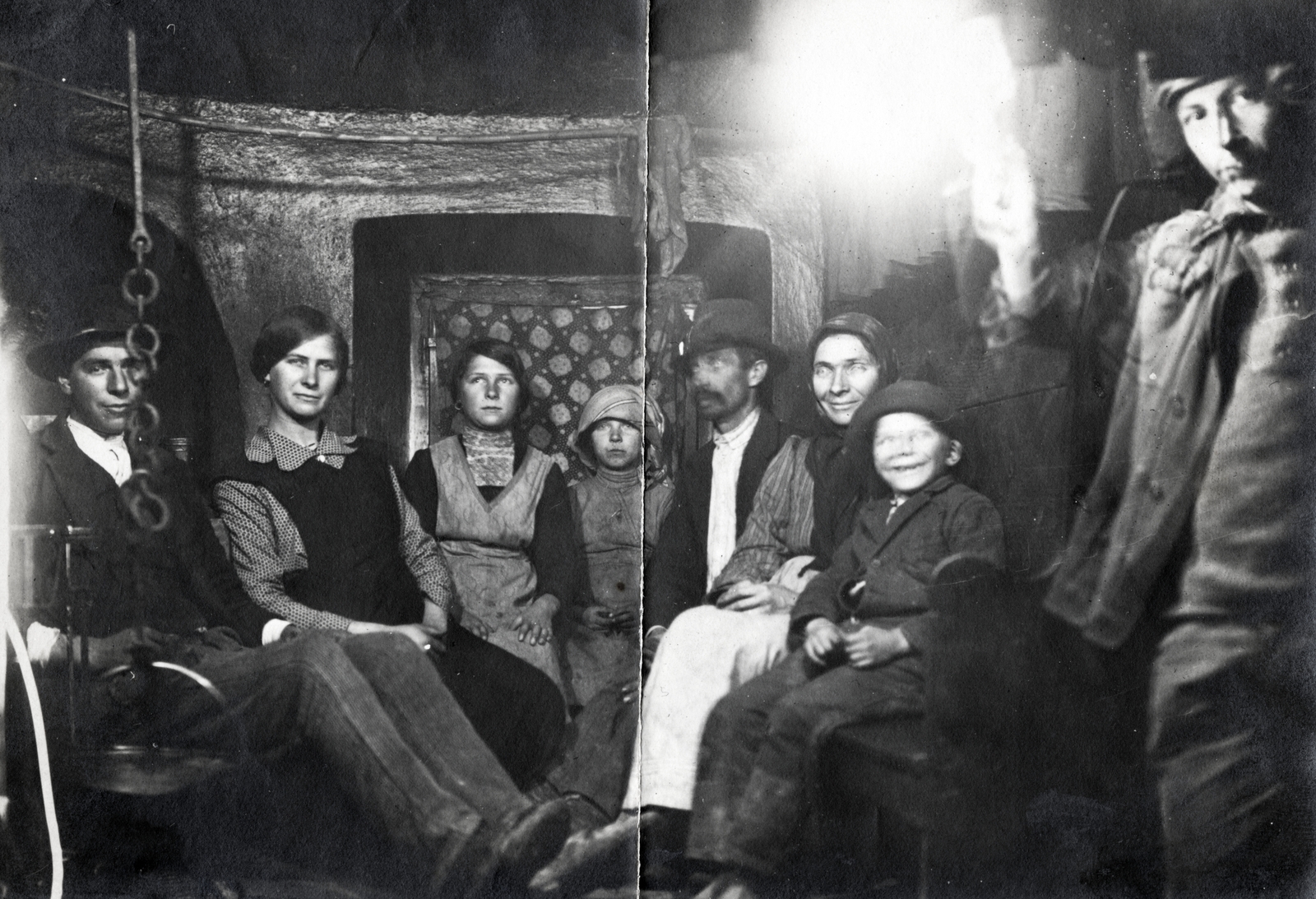 1912, Kovács Györgyi, Best of, csoportkép, szegénység, enteriőr, bogrács, Fortepan #224572