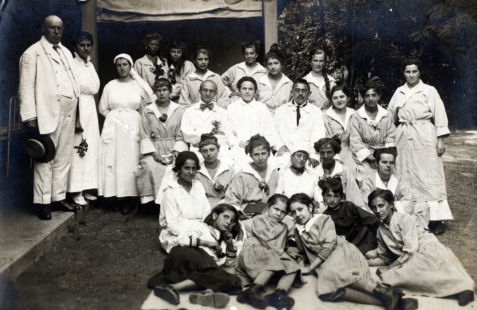 1917, Hegedűs Tibor dr, tableau, kids, overall, Fortepan #224710