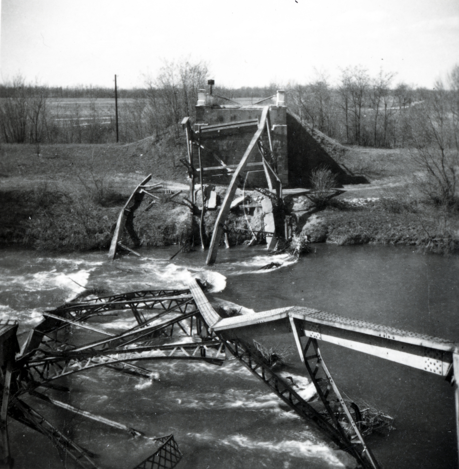 1942, Somlói Miklós dr., wrecked bridge, Fortepan #224758