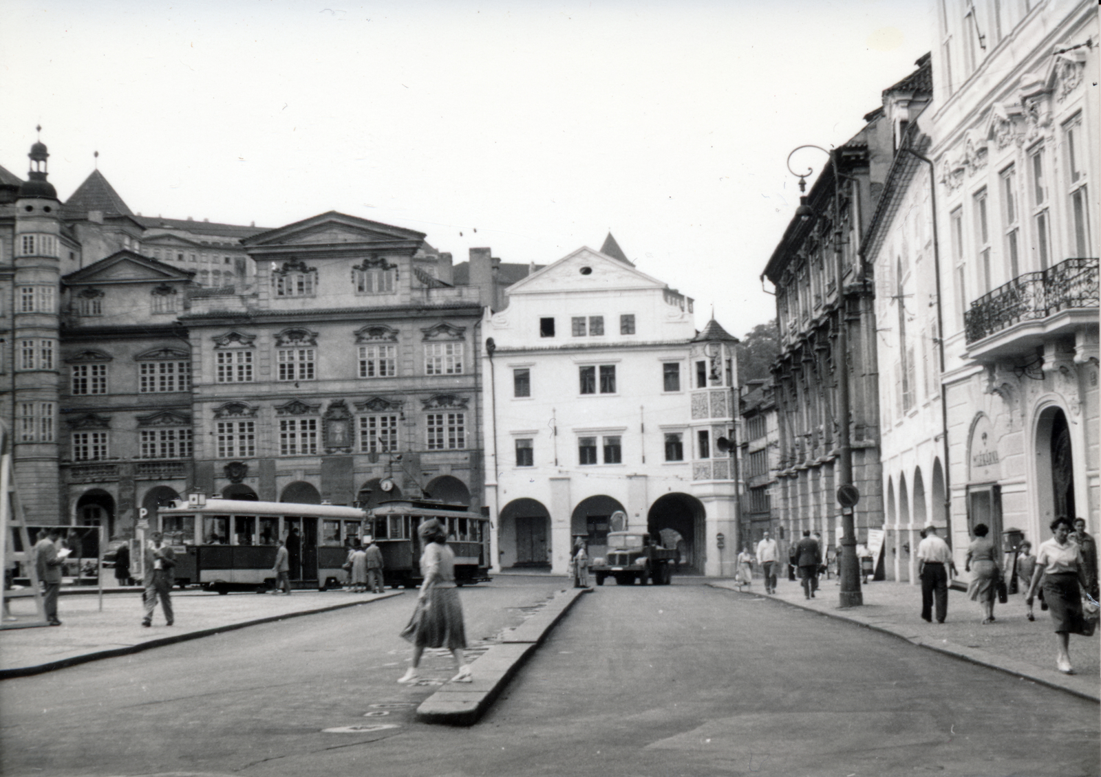 Czech Republik, Prague, Kisoldal tér (Malostranské námesti)., 1960, Iván Zoltán dr., street view, archway, tram, Fortepan #224781