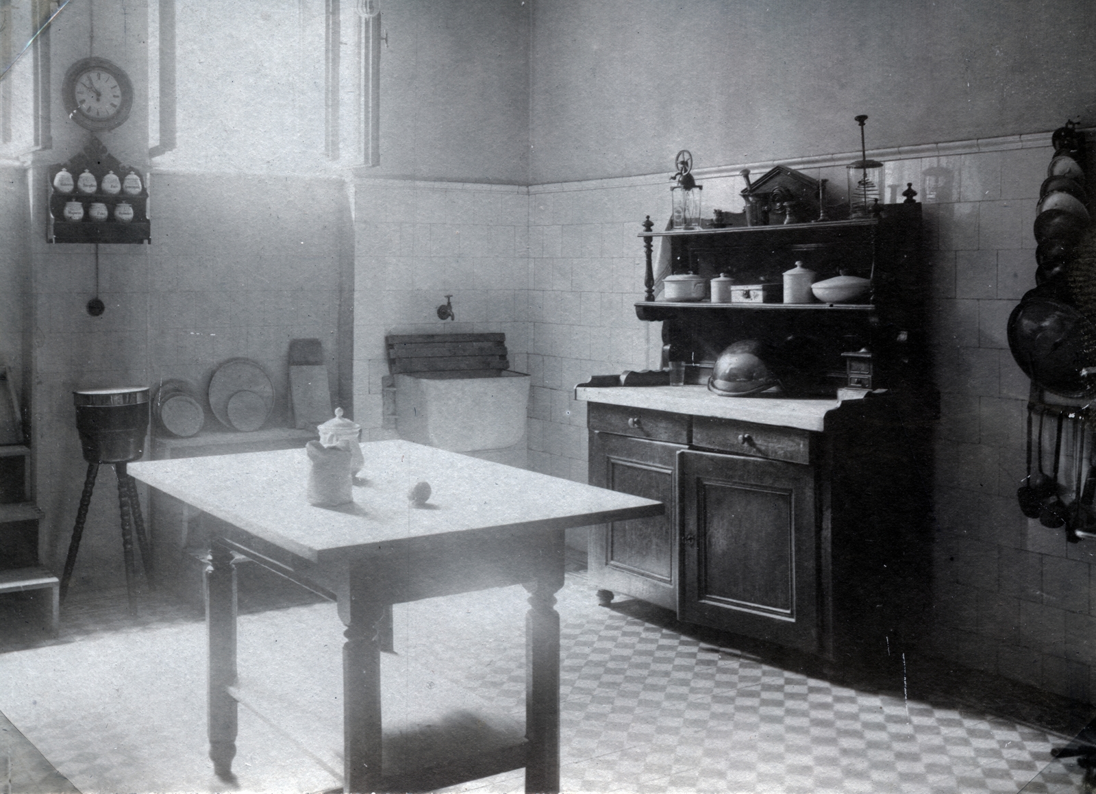 1911, Lechner hagyaték, kitchen, kitchen furniture, interior, wall clock, Fortepan #224943