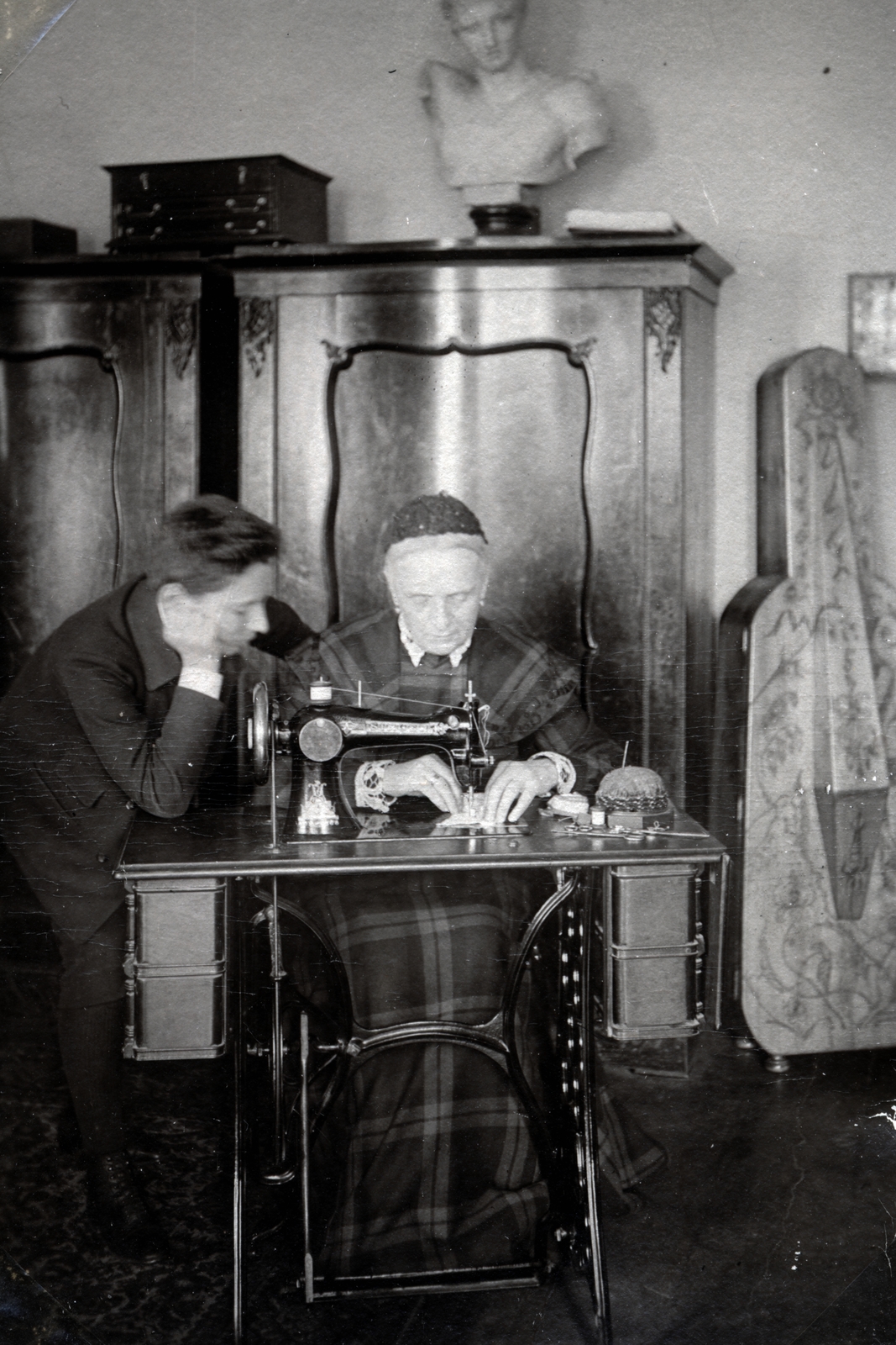 1911, Lechner hagyaték, instrument case, bust, sewing machine, interior, Fortepan #224947