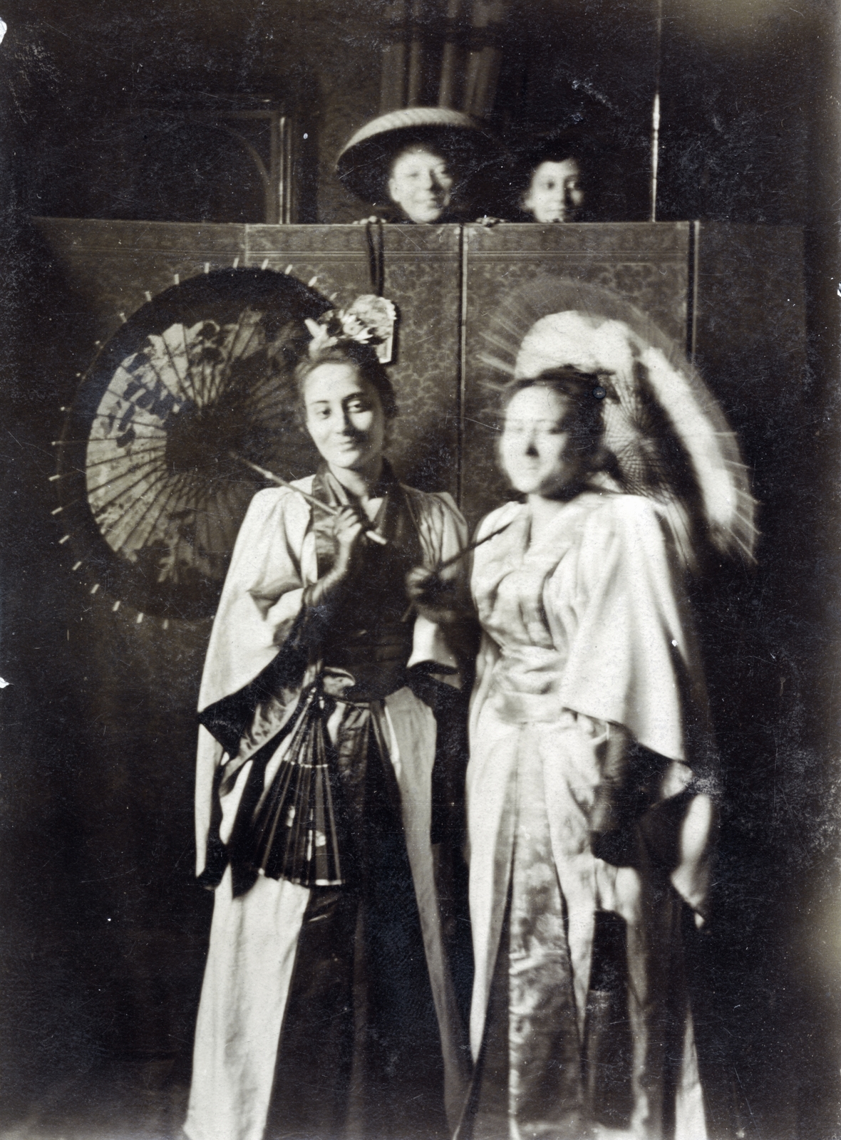 1907, Lechner hagyaték, spanyolfal, legyező, napernyő, japán divat, jelmez, kimonó, leselkedő, ikrek, Fortepan #225011