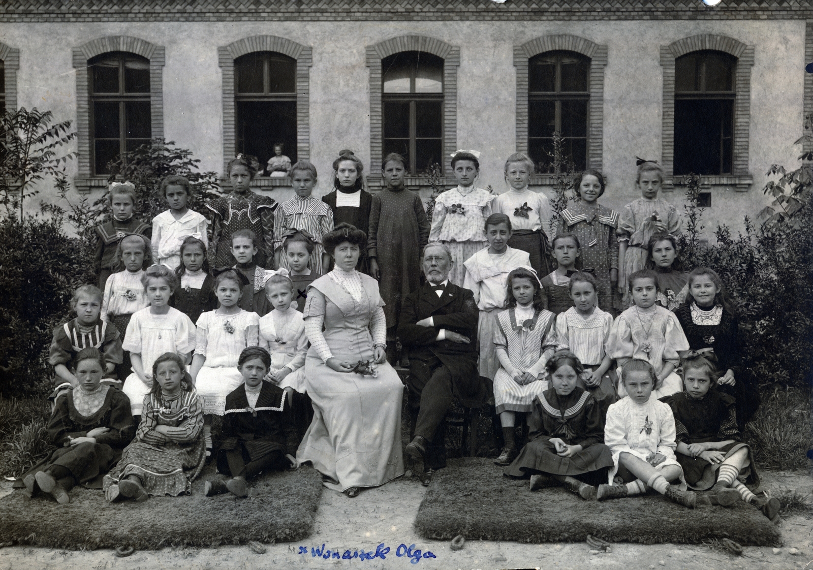 Hungary, 1906, Lechner hagyaték, class photo, tableau, kids, girls, peeking, Fortepan #225018
