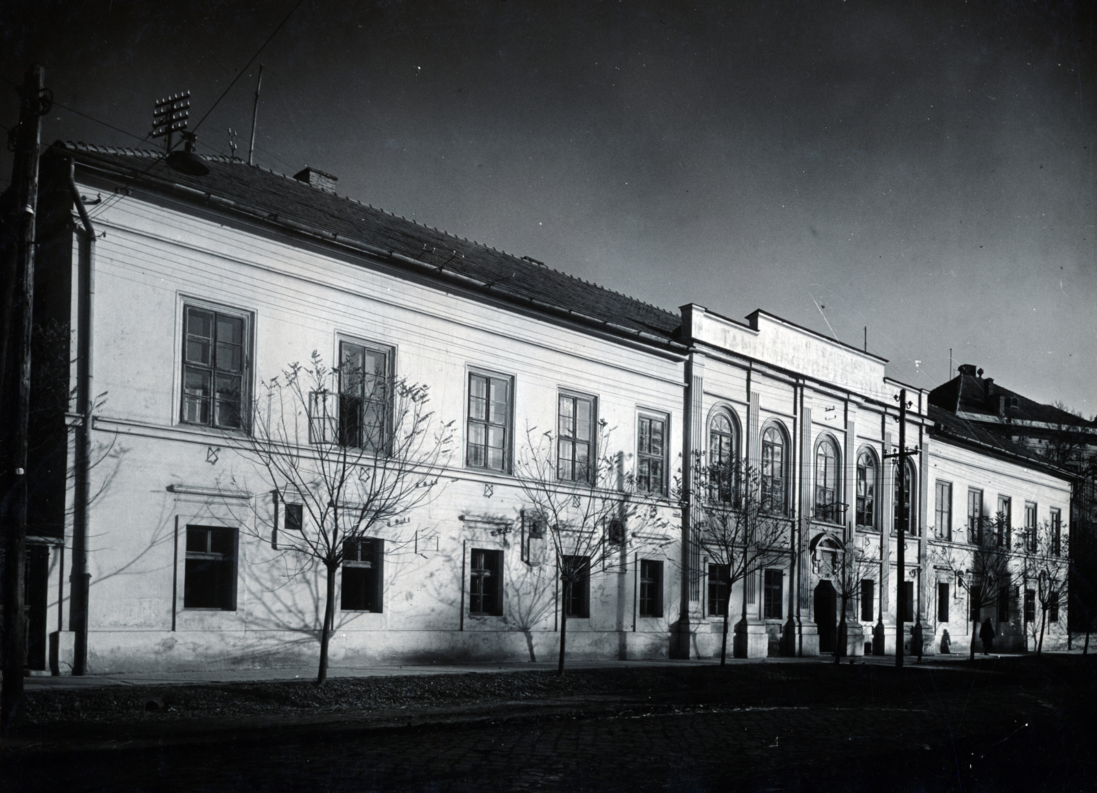Hungary, Szarvas, Vajda Péter utca 1., az 1791-ben épített épületben egykor az ország első mezőgazdasági iskolája működött, később itt hozták létre a Tessedik Sámuel Múzeumot., 1951, Vincent Till Baumgartner, building, Fortepan #225121