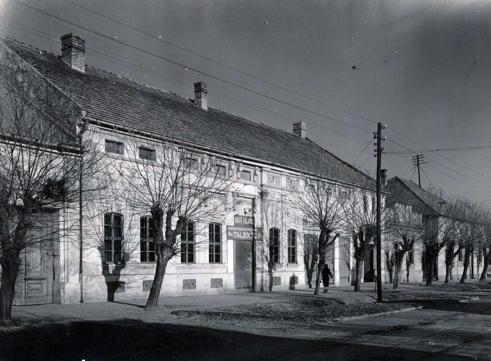Hungary, Szarvas, Szabadság út szemben a 46-os számú ház., 1951, Vincent Till Baumgartner, street view, house, sign-board, Fortepan #225129