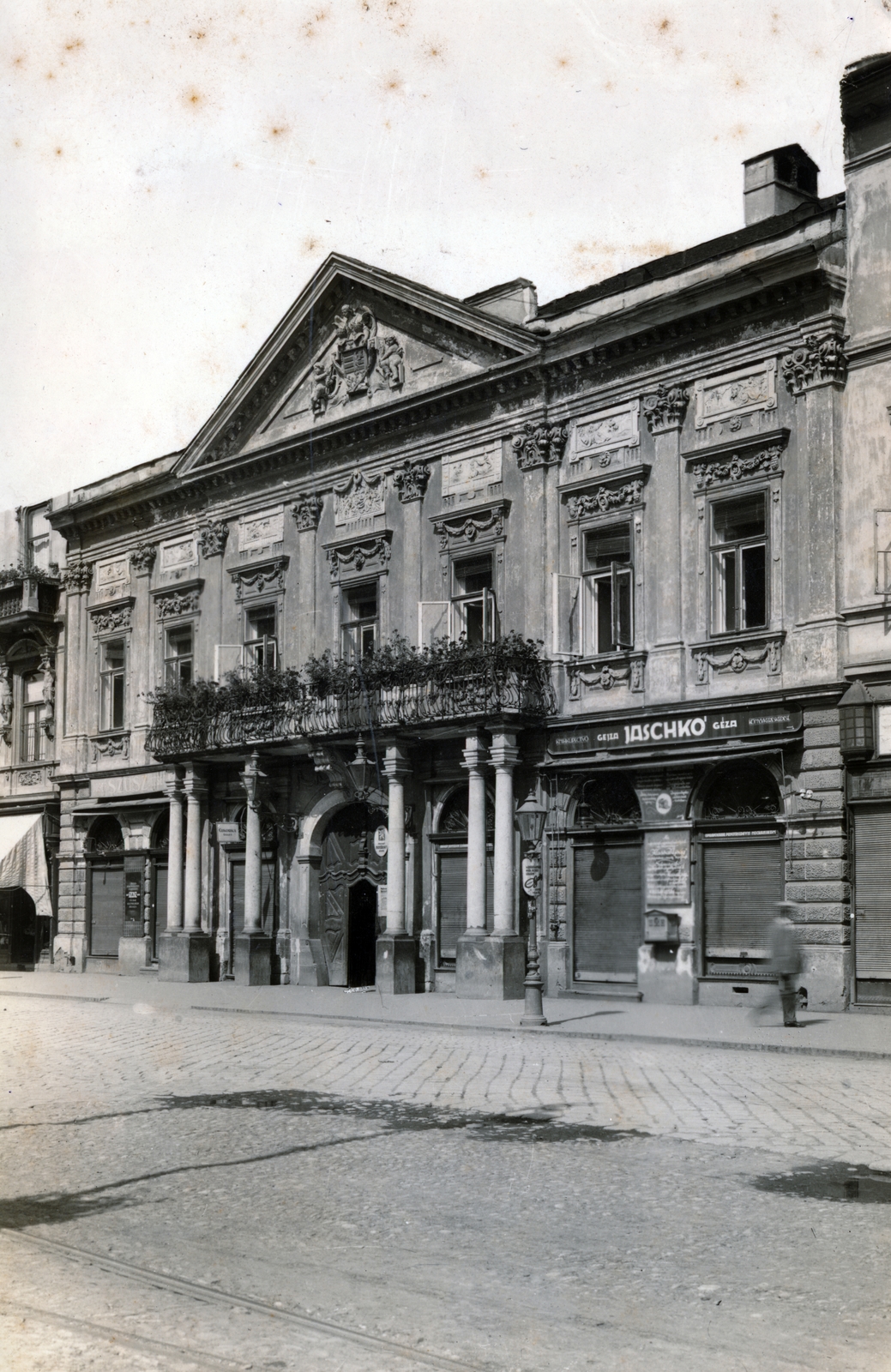 Szlovákia, Kassa, Fő utca (ulica Hlavná), régi városháza., 1932, Vincent Till Baumgartner, középület, timpanon, épületdísz, Fortepan #225345