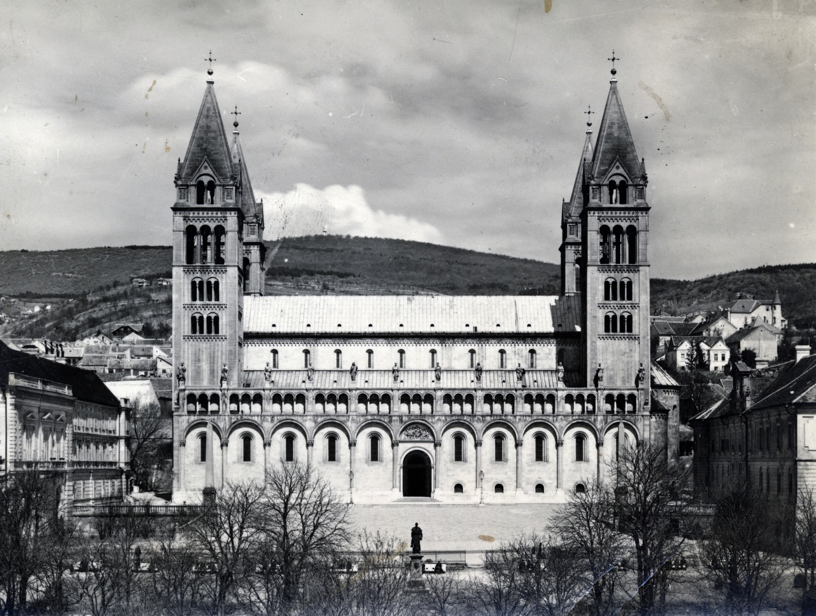 Magyarország, Pécs, Dóm (Scitovszky) tér, Szent Péter- és Szent Pál-székesegyház., 1932, Vincent Till Baumgartner, székesegyház, Fortepan #225346