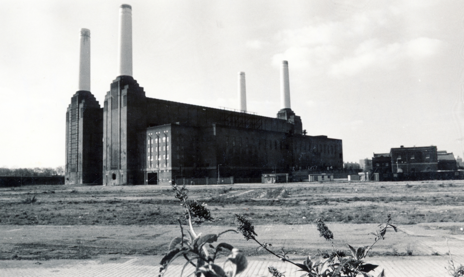 United Kingdom, London, Battersea Erőmű., 1940, Vincent Till Baumgartner, factory, factory chimney, power station, Fortepan #225380