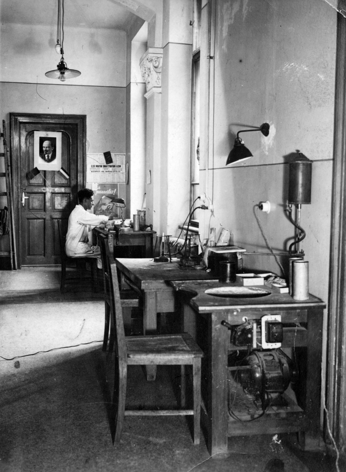 1954, Vincent Till Baumgartner, interior, overall, workshop, Lenin-portrayal, Fortepan #225491