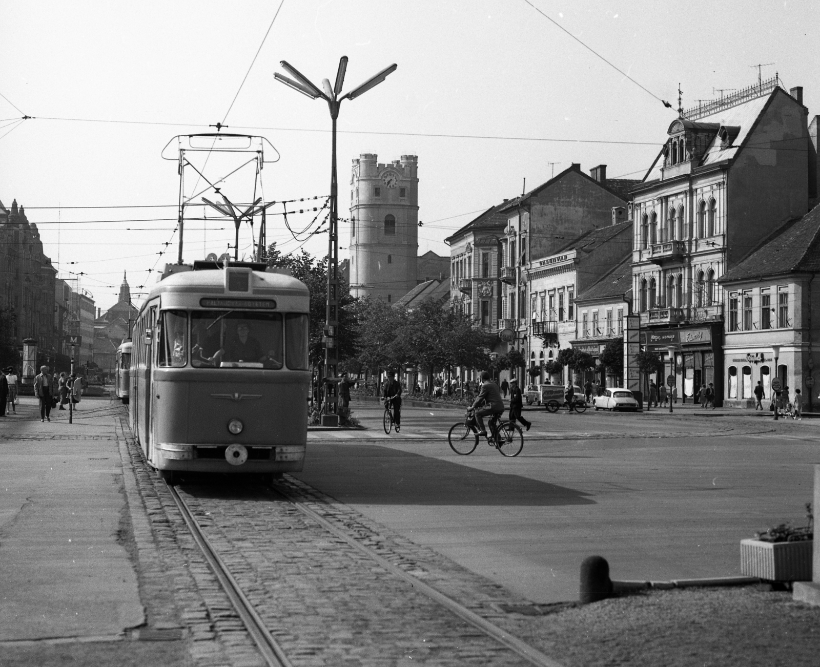 Hungary, Debrecen, Piac utca (Vörös Hadsereg útja)., 1964, Magyar Rendőr, tram, Bengali tramway, bicycle, Fortepan #22550