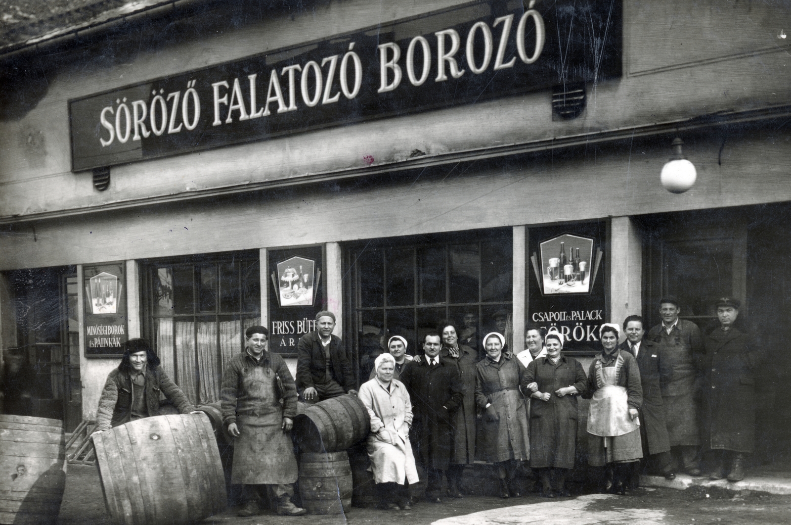 1952, Vincent Till Baumgartner, store display, tableau, barrel, apron, Fortepan #225538