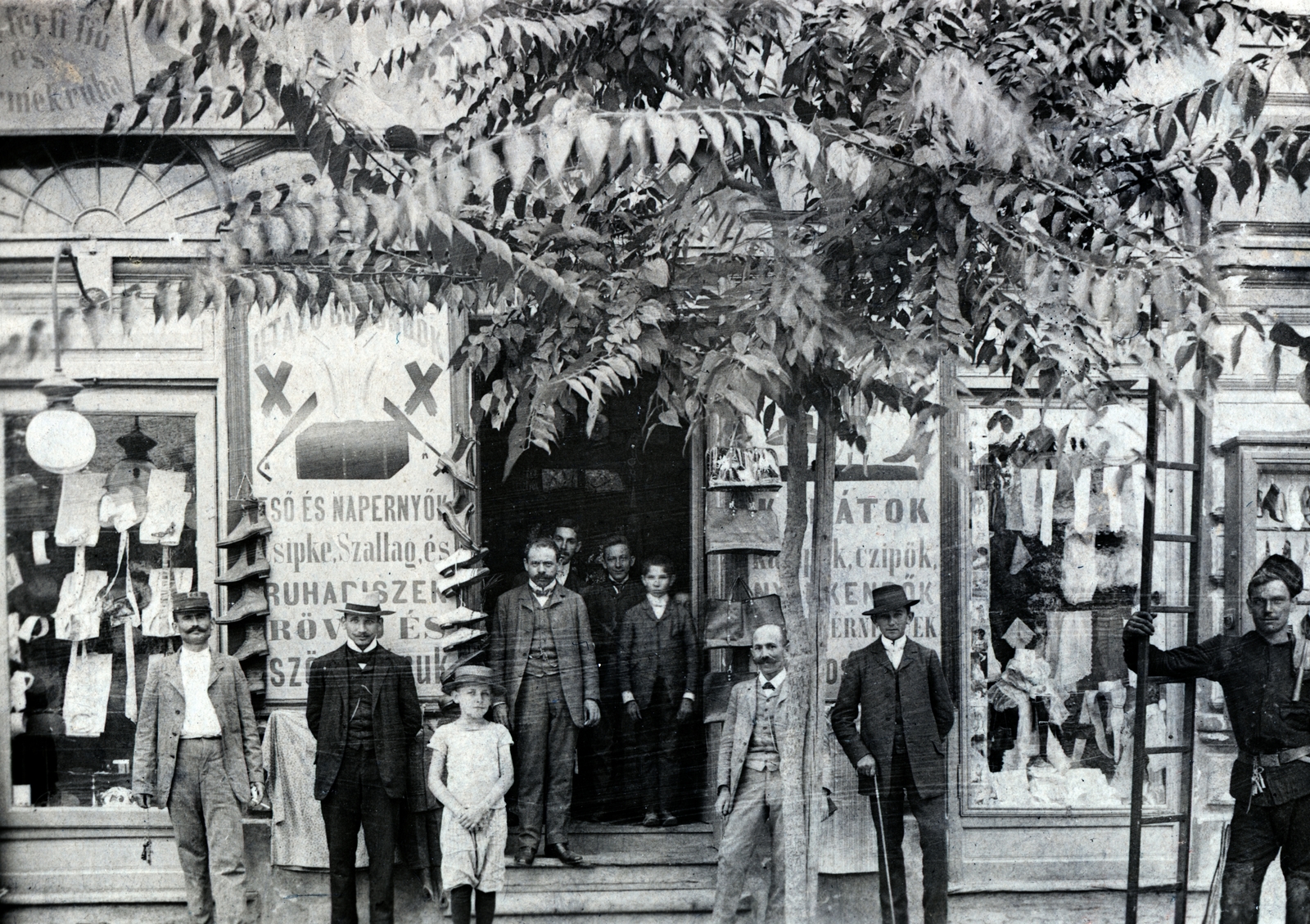 1912, Vincent Till Baumgartner, chimney sweeper, store display, men, Fashion store, standing in door, Fortepan #225548