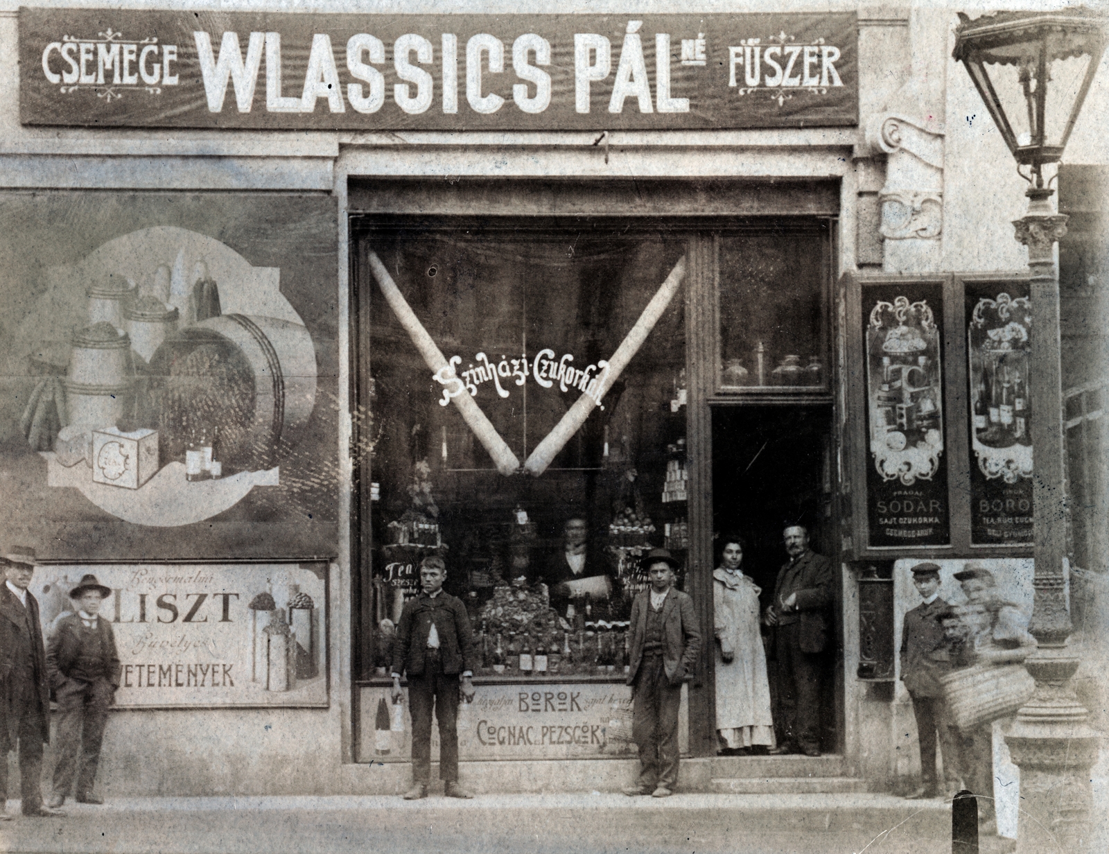 Hungary, Budapest XIII., Szent István (Lipót) körút 12., a felvétel Wlassics Pálné fűszer, csemege üzlete előtt készült., 1910, Vincent Till Baumgartner, store display, Budapest, standing in door, Fortepan #225578