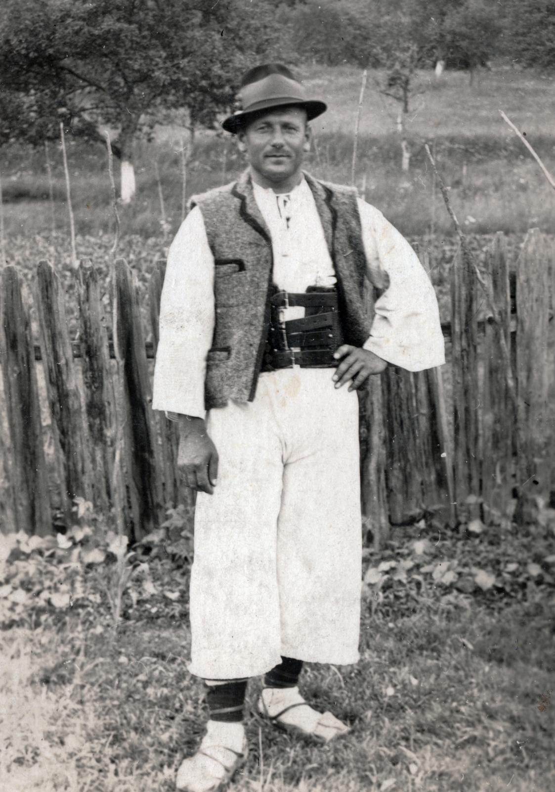 1942, Csonka Sándor, Rusyns folk costume, portrait, Fortepan #225694