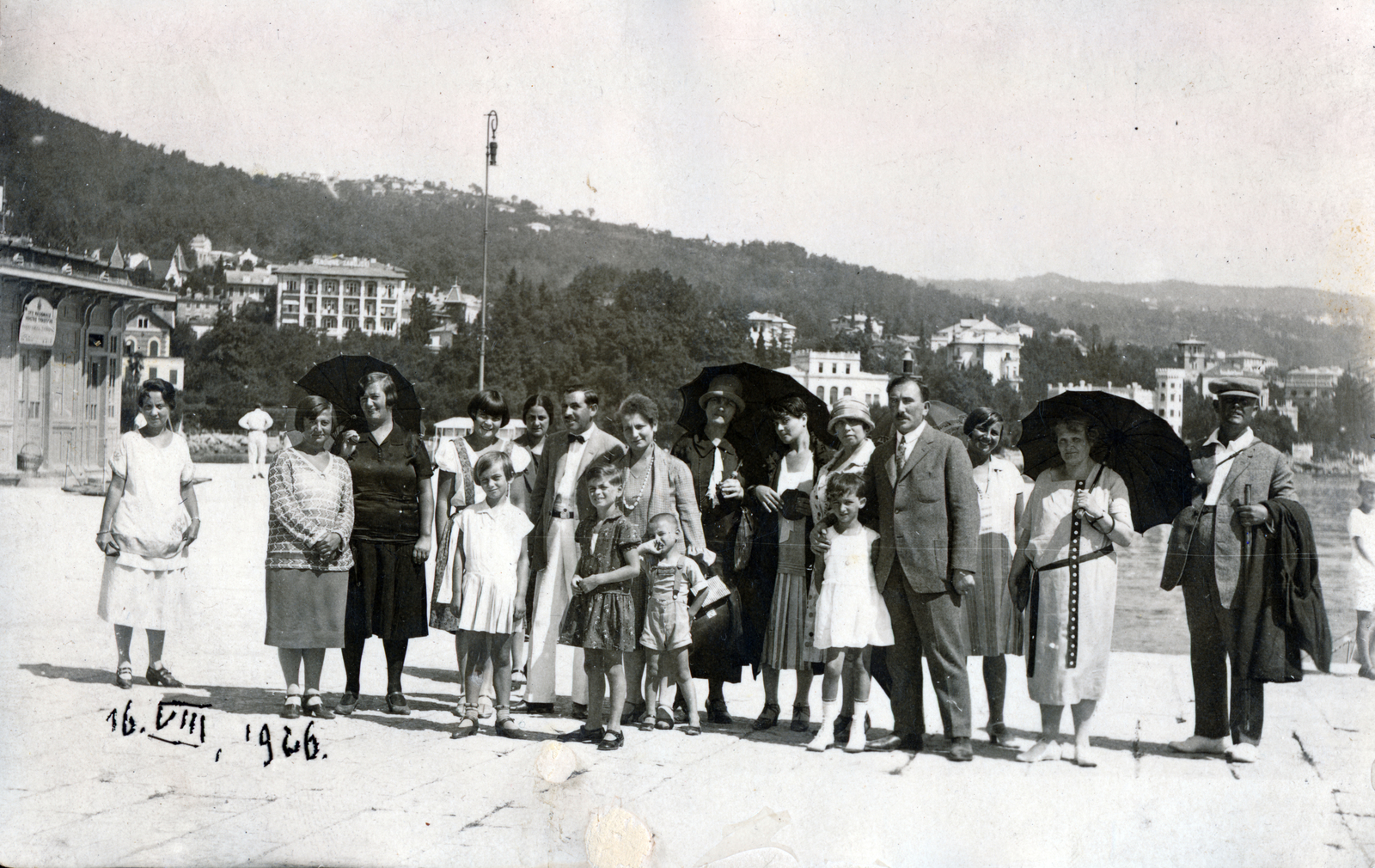 Croatia,Adriatic Sea, Opatija, a felvétel a kikötőben készült, balra a háttérben a hegyoldalban a Maria Zawojski panzió / hotel látható., 1926, Miklós Péterné, tableau, Fortepan #225780