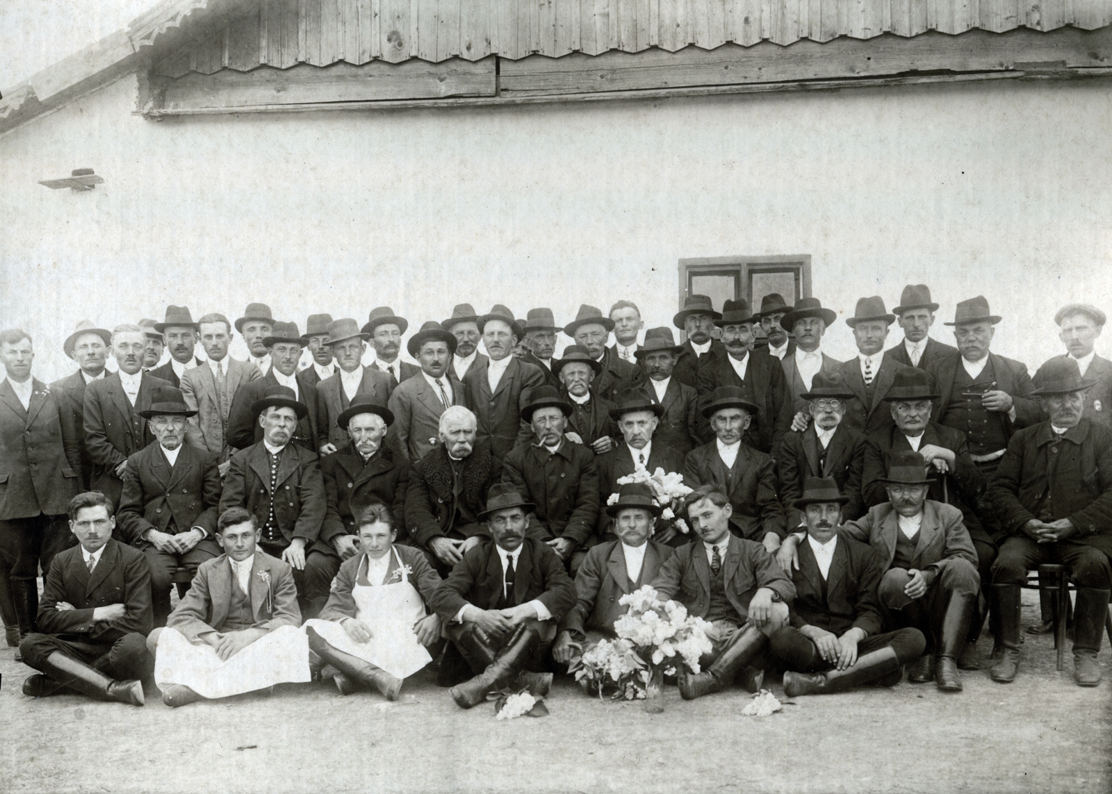 Hungary, Makó, a Bogárzói Gazdasági Olvasókör rendkívüli közgyűlését követő ünnepség résztvevői, a felvétel 1928. április 22-én készült., 1928, Karsai Magdolna, tableau, Fortepan #225941