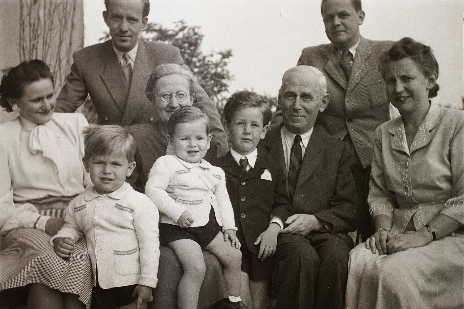 1940, Fortepan/Album002, family, tableau, women, men, kids, Fortepan #22598