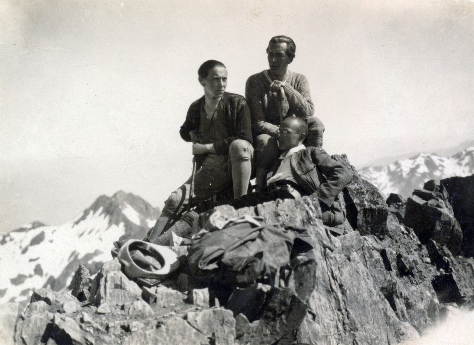 France, untitled, a Grand Pic de Belledonne hegycsúcs., 1926, Szántó Imre dr., sitting on a rock, mountain top, Fortepan #226031