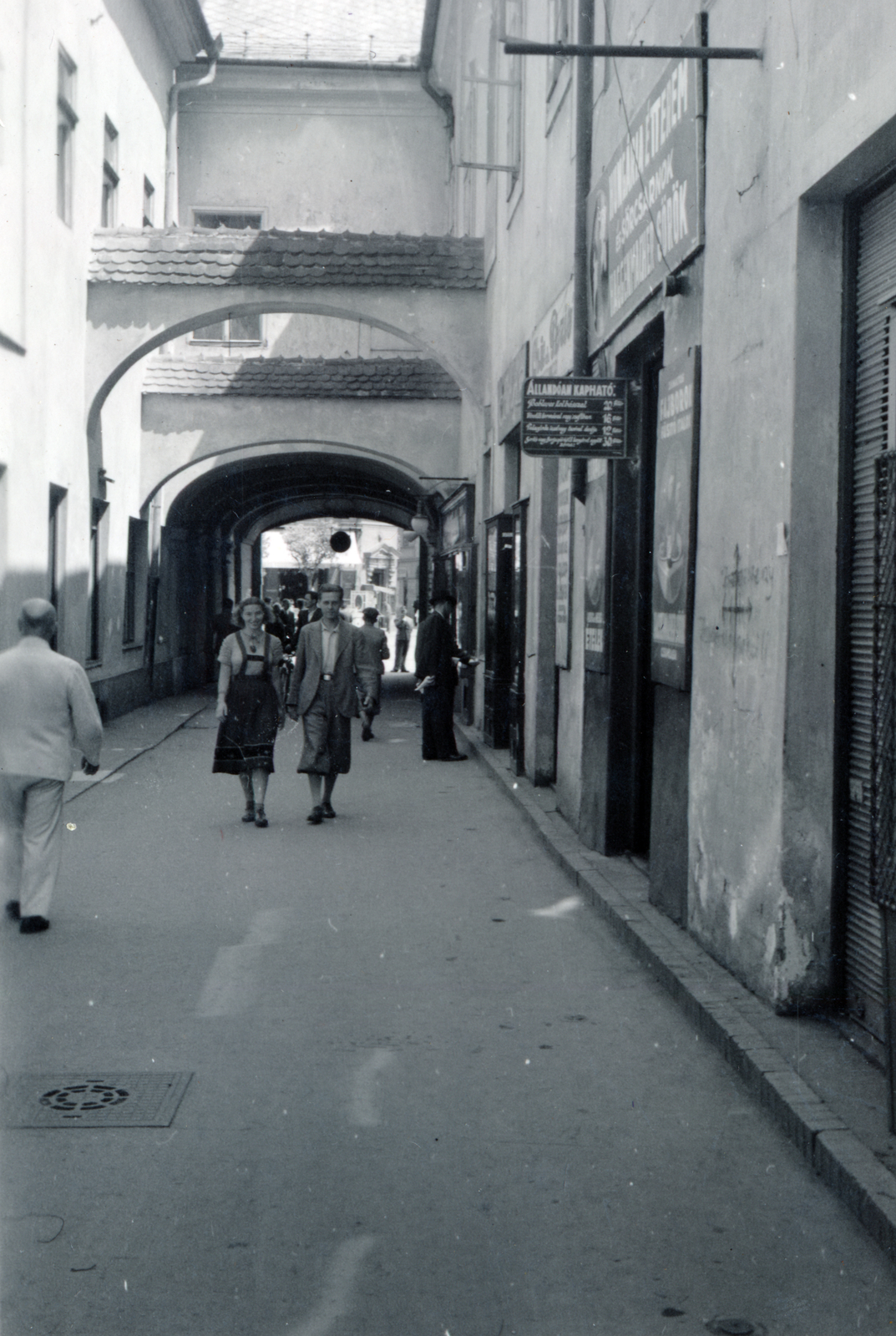 Szlovákia, Kassa, ulica Postová (egykor gróf Teleki Pál utca) a Fő tér (Hlavná) felé nézve., 1939, Szántó Imre dr., Fortepan #226053