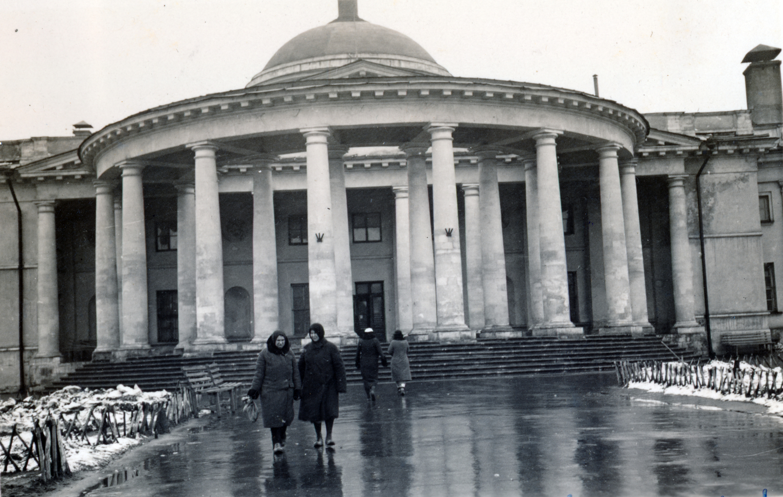 Russia, Moscow, Bolsaja Szuharevszkaja (Kolhoznaja) plosagy, Szklifoszovszkij Sűrgősségi Orvostani Intézet (Seremetyev Kórház)., 1935, Szántó Géza dr., Soviet Union, building, colonnade, healthcare, Fortepan #226072