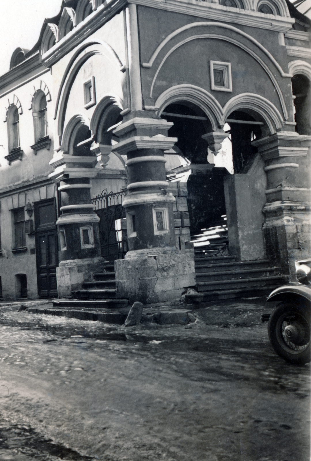 Russia, Moscow, Nyikitinov pereulok, a Gót Szent Nicetas Szentháromság-templom bejárata., 1935, Szántó Géza dr., Soviet Union, Fortepan #226075