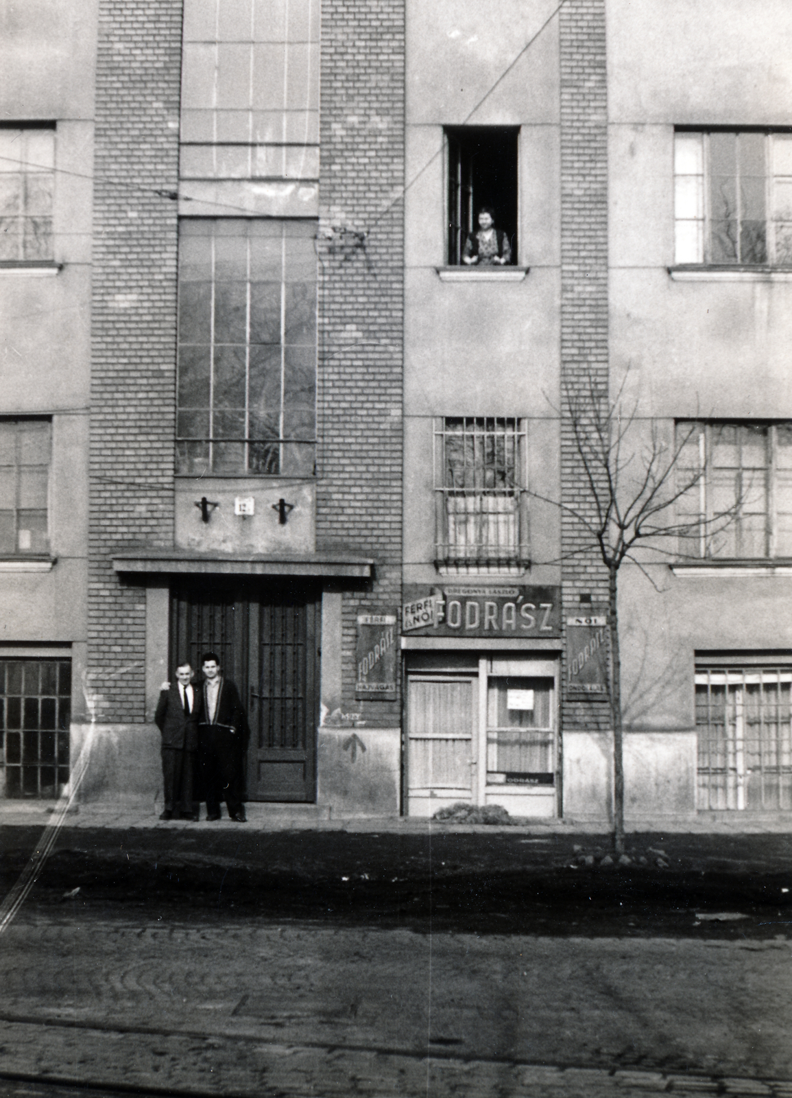 Hungary, Budapest X., Bihari utca 12/a számú ház., 1957, Csókay Ágnes, Budapest, hairdresser, house number sign, Fortepan #226216