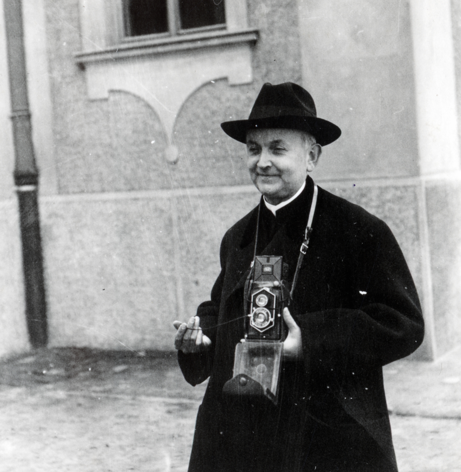 Magyarország, Debrecen, 1936, Fóris Gábor / Vastagh Miklós hagyatéka, portré, kalap, fényképezőgép, Voigtländer-márka, pap, Zeiss Ikon Ikoflex, Fortepan #226480