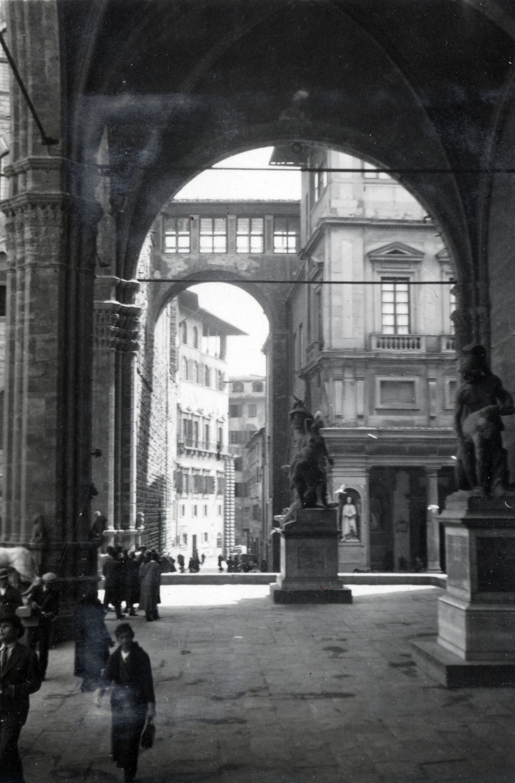 Italy, Florence, Piazza della Signoria, Loggia dei Lanzi., 1933, Alföldy Mari, archway, sculpture, Fortepan #226634