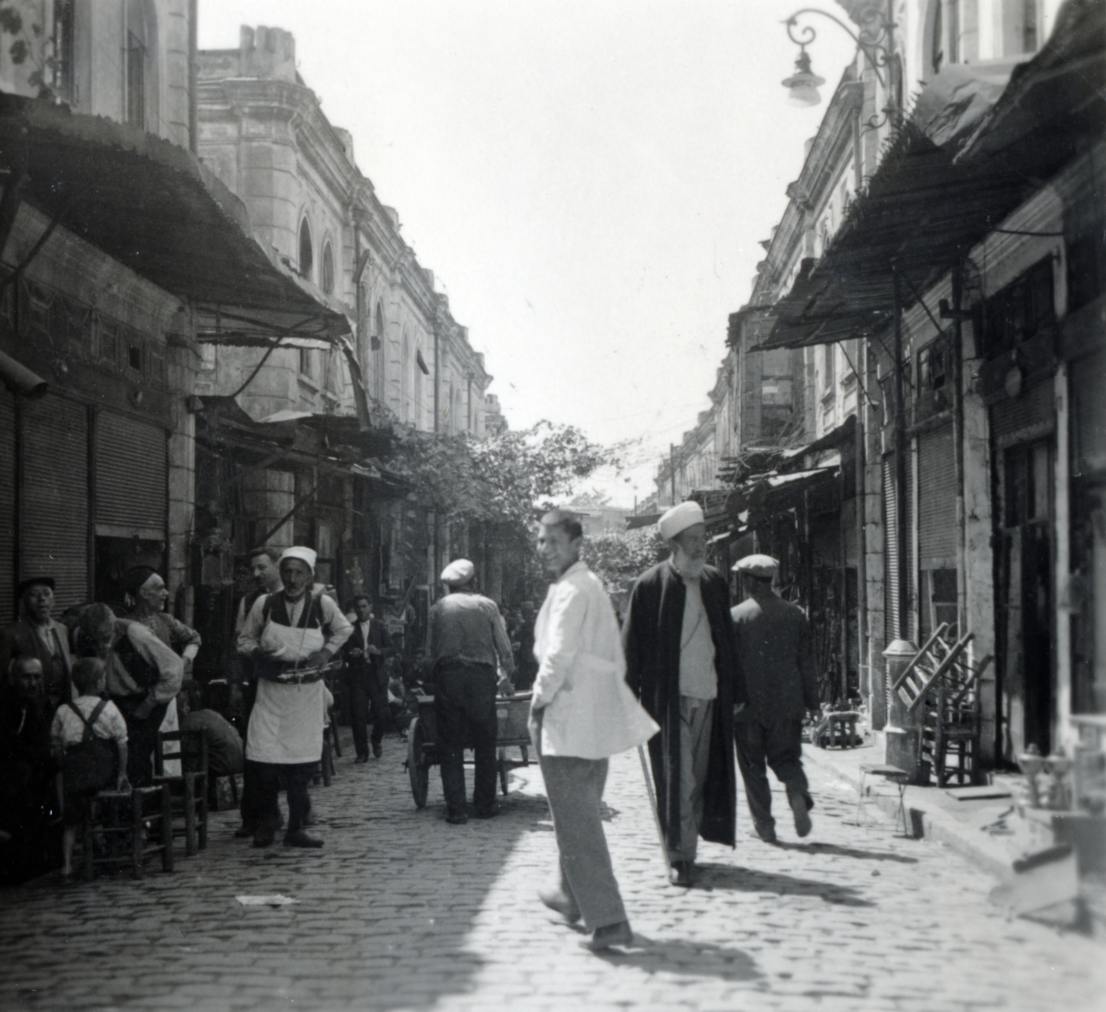 1934, Alföldy Mari, visszanézés, járókelő, Fortepan #226657