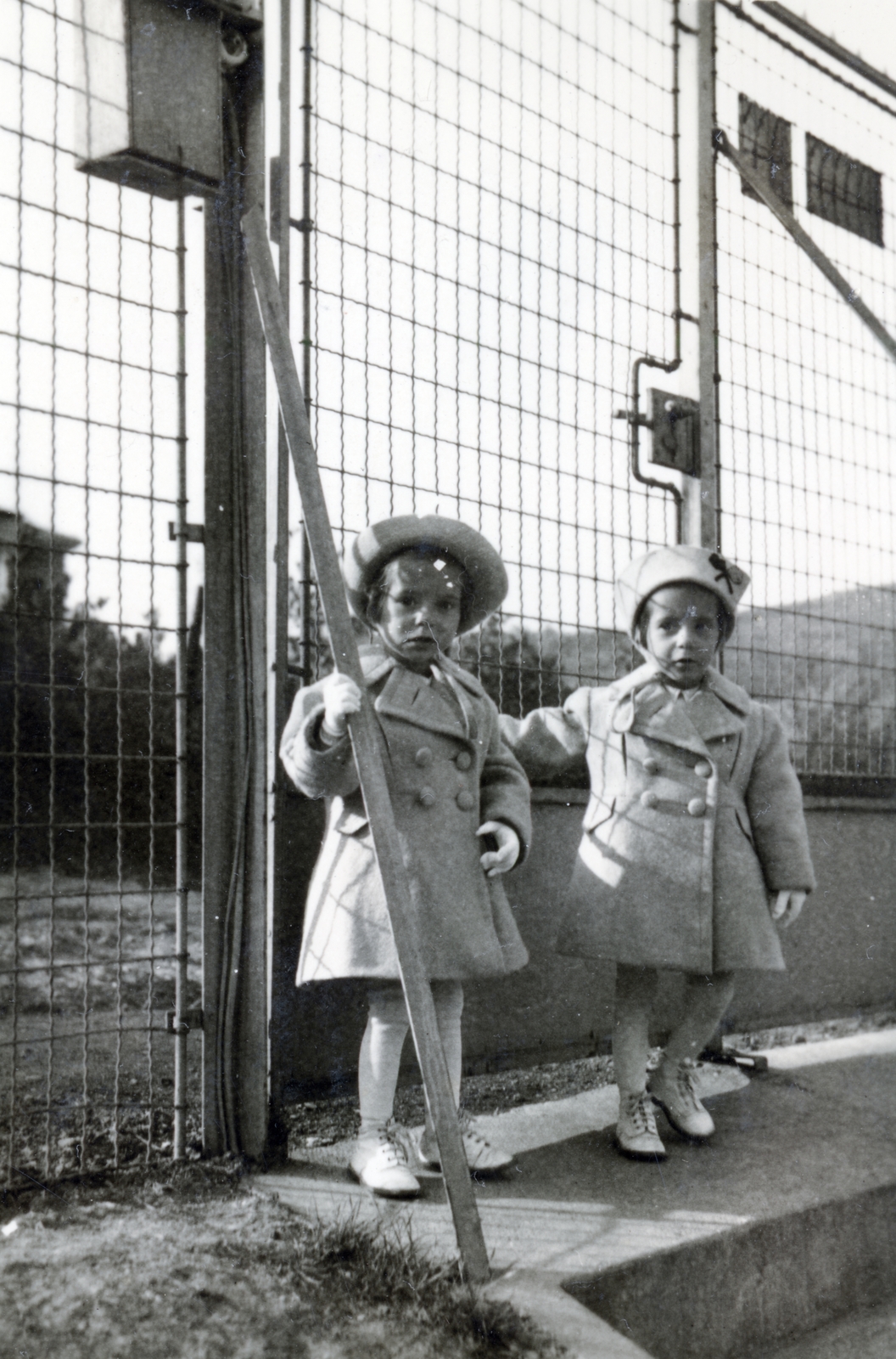 1939, Alföldy Mari, portrait, girls, twins, Fortepan #226671