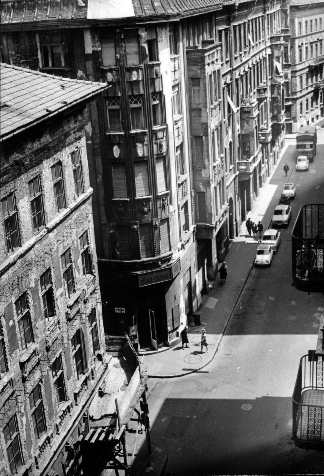 Magyarország, Budapest V., Molnár utca, kilátás a 19-szám alatti épületből a Sörház utca - Pintér utca közötti szakasz felé., 1974, Középületépítő Vállalat - Kreszán Albert - Koczka András - Kemecsei József, Budapest, Fortepan #226696