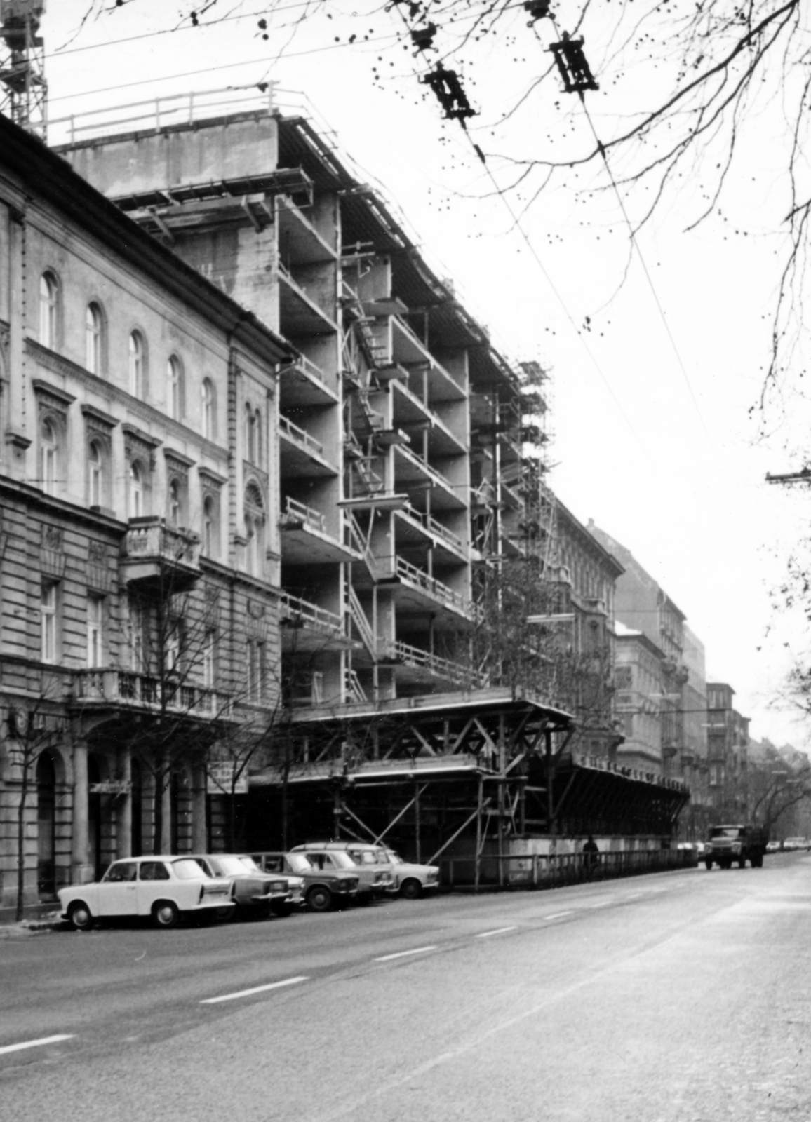 Hungary, Budapest VII., Damjanich utca, a 41-43. szám alatt a Bárczi Gusztáv Gyógypedagógiai Tanárképző Főiskola gyakorló iskolájának építkezése (később az ELTE gyakorló iskolája)., 1978, Középületépítő Vállalat - Kreszán Albert - Koczka András - Kemecsei József, Budapest, Fortepan #226880