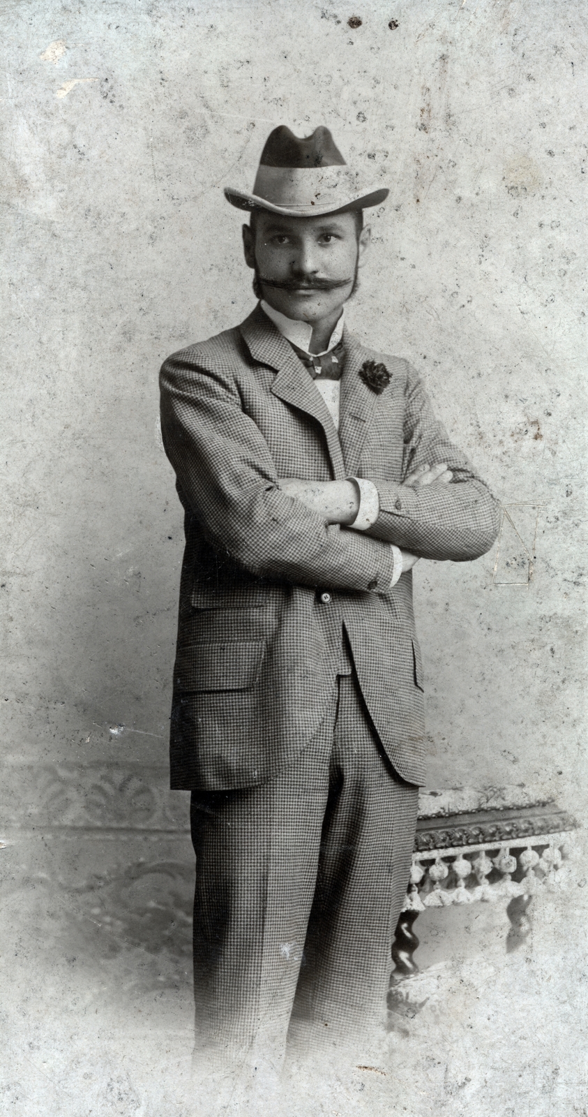 1900, Reichardt Nóra, checked dress, arms crossed over the chest, Fortepan #227004