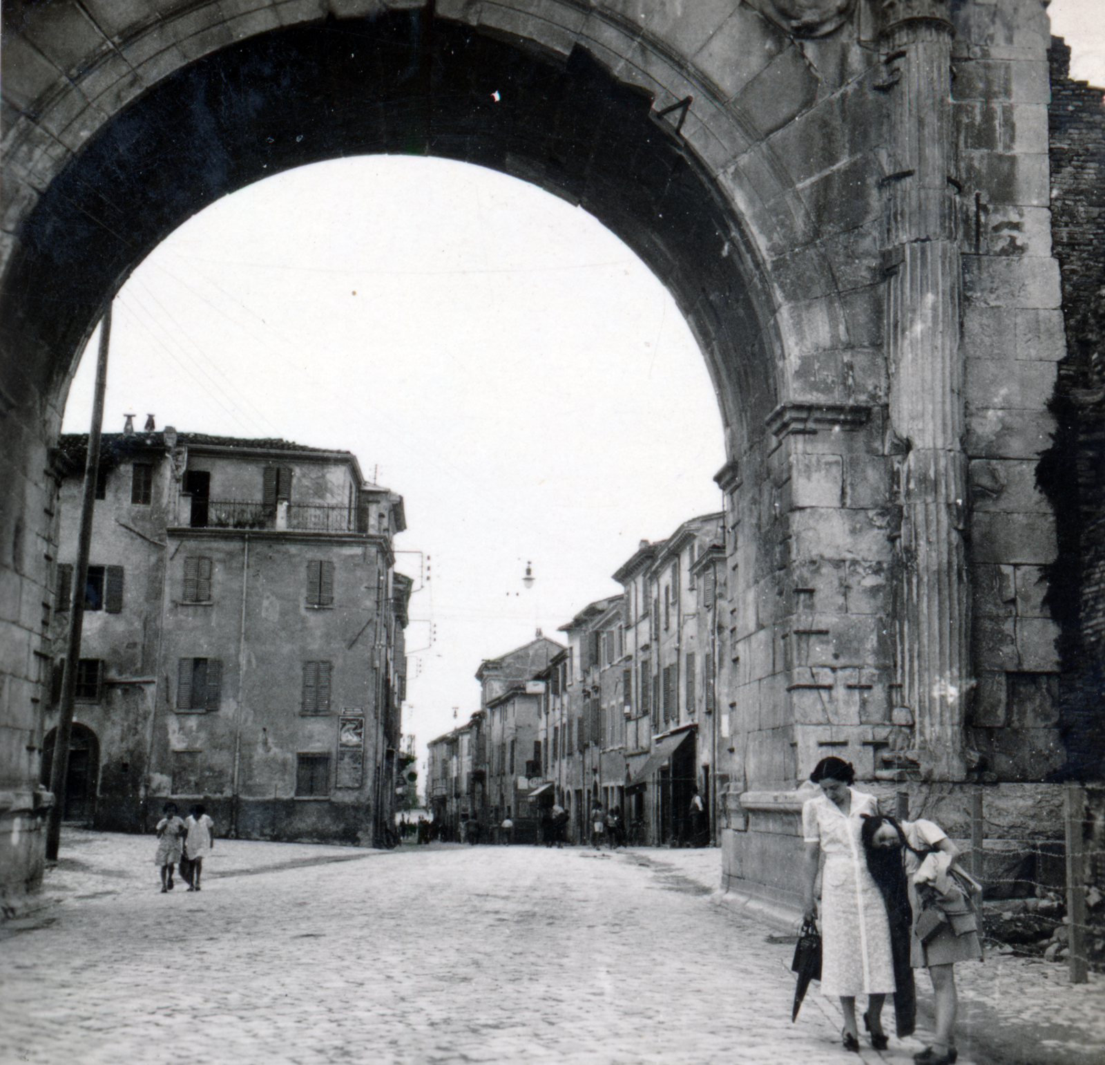 Italy, Rimini, Augustus császár diadalíve (Arco di Augusto)., 1937, Fortepan/Album076, Fortepan #227068