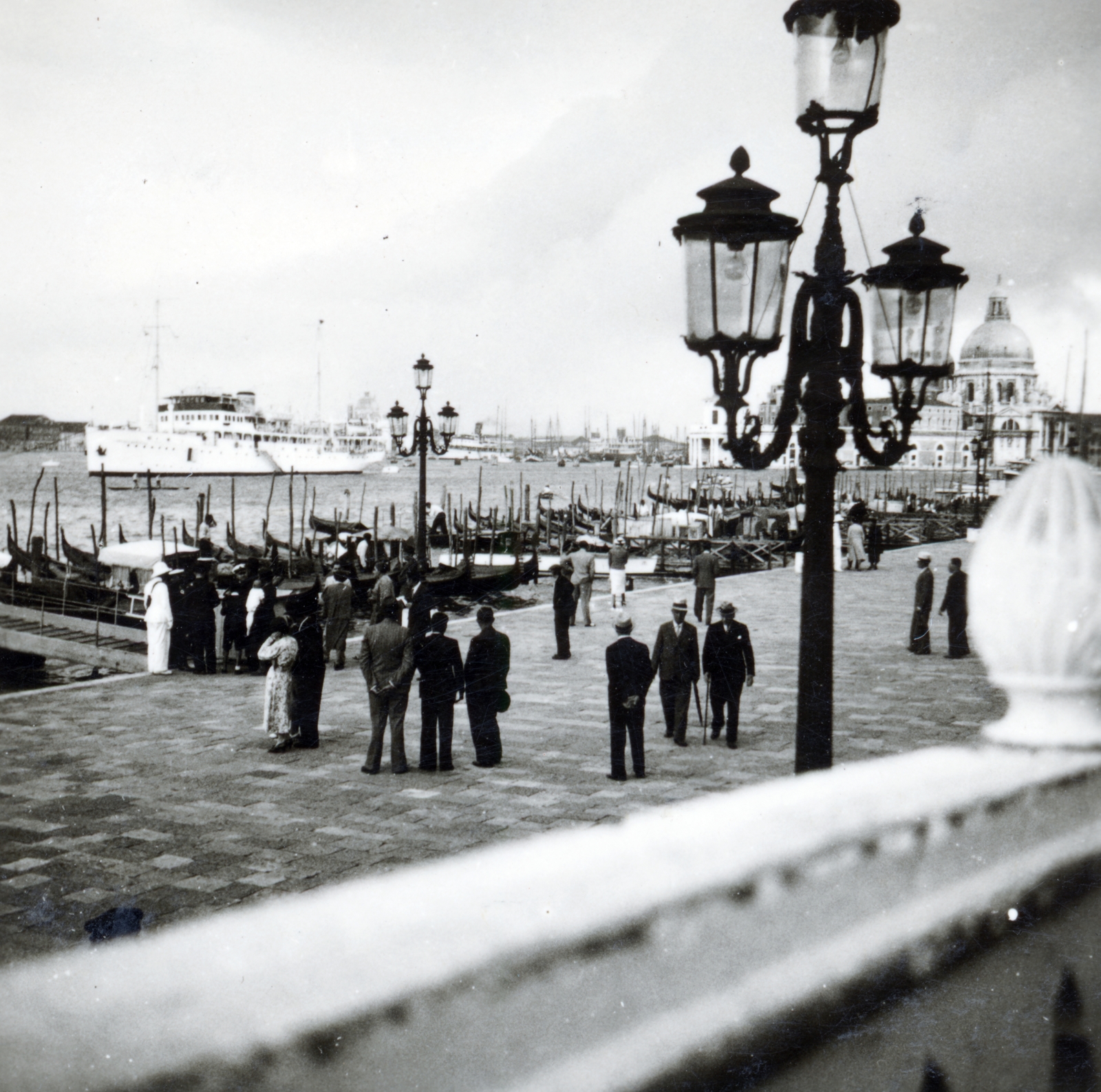 Italy, Venice, kilátás a Ponte della Paglia-ról a Canal Grande és a Santa Maria della Salute fogadalmi templom felé., 1937, Fortepan/Album076, port, Fortepan #227094