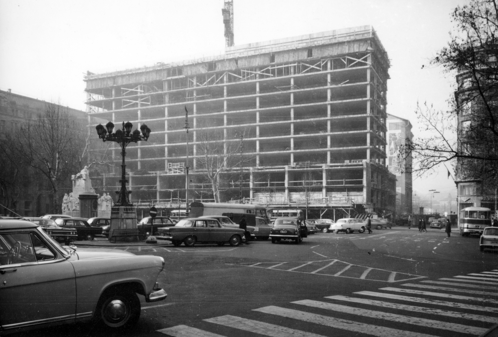 Hungary, Budapest V., a Vörösmarty téri épülő ORI (Országos Rendező Iroda) székháza a Harmincad utca irányából nézve., 1969, Középületépítő Vállalat - Kreszán Albert - Koczka András - Kemecsei József, Budapest, Best of, Fortepan #227196