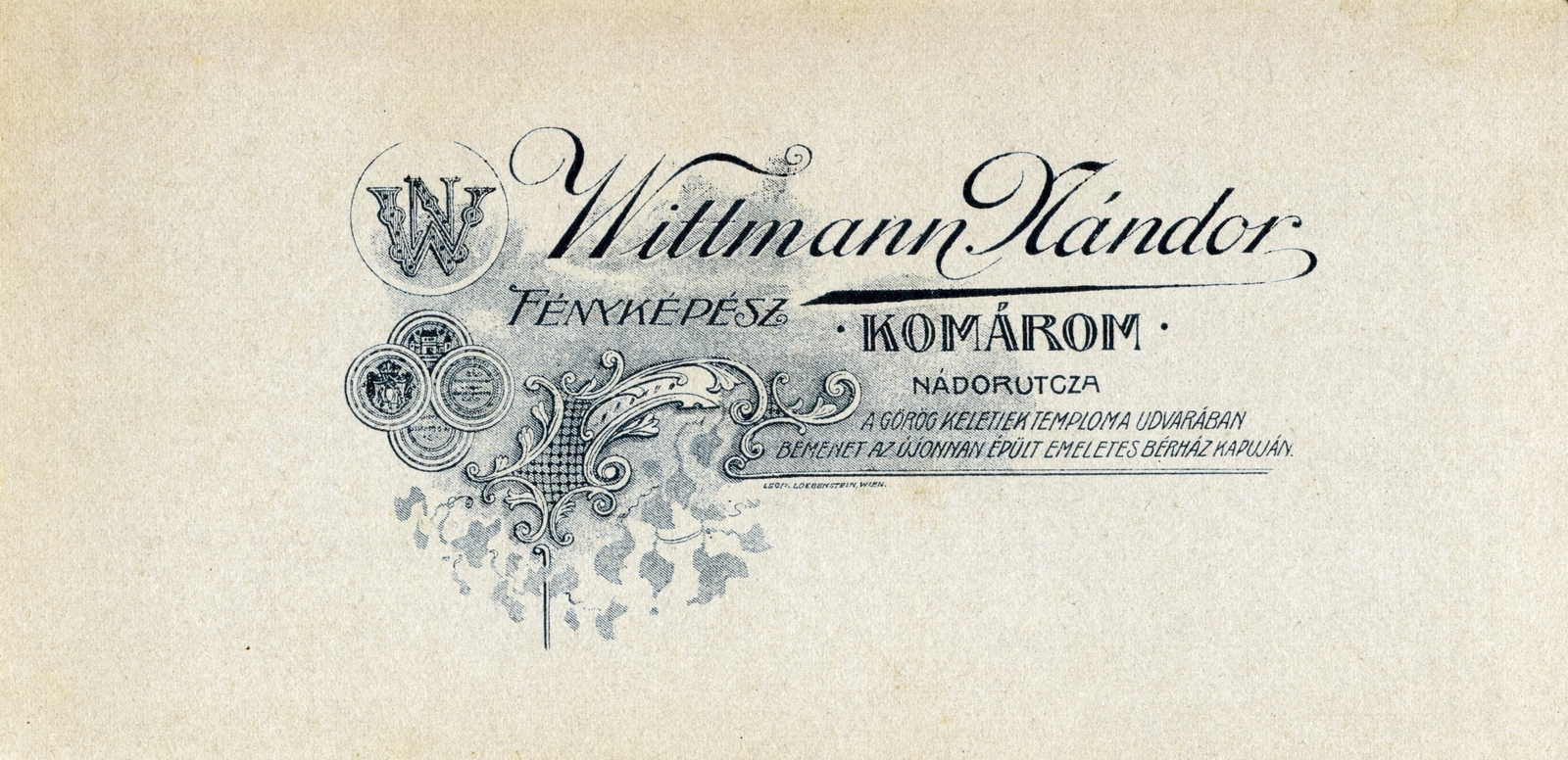 Szlovákia, Komárom, Nádor utca, a görög keletiek temploma udvarában, Wittmann Nándor fényképész., 1901, Perlaki Rózsa, hátlap, fényképész, műterem, Fortepan #227264