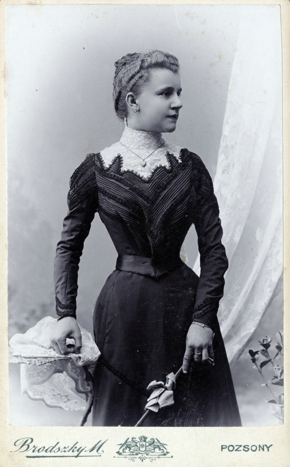 1900, Perlaki Rózsa, portré, hölgy, műterem, fényképész, hajviselet, Fortepan #227281