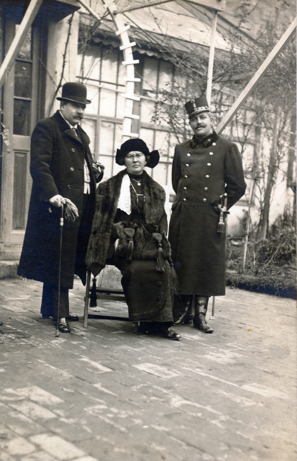 1915, Vízkelety László, sword, fur, bowler hat, Fortepan #227342