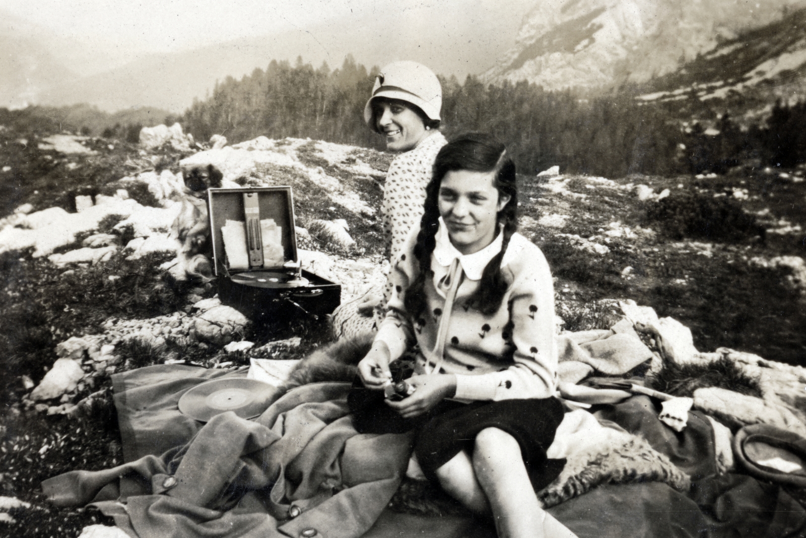 1930, Vízkelety László, women, turntable, tress, excursion, rest area, Fortepan #227414