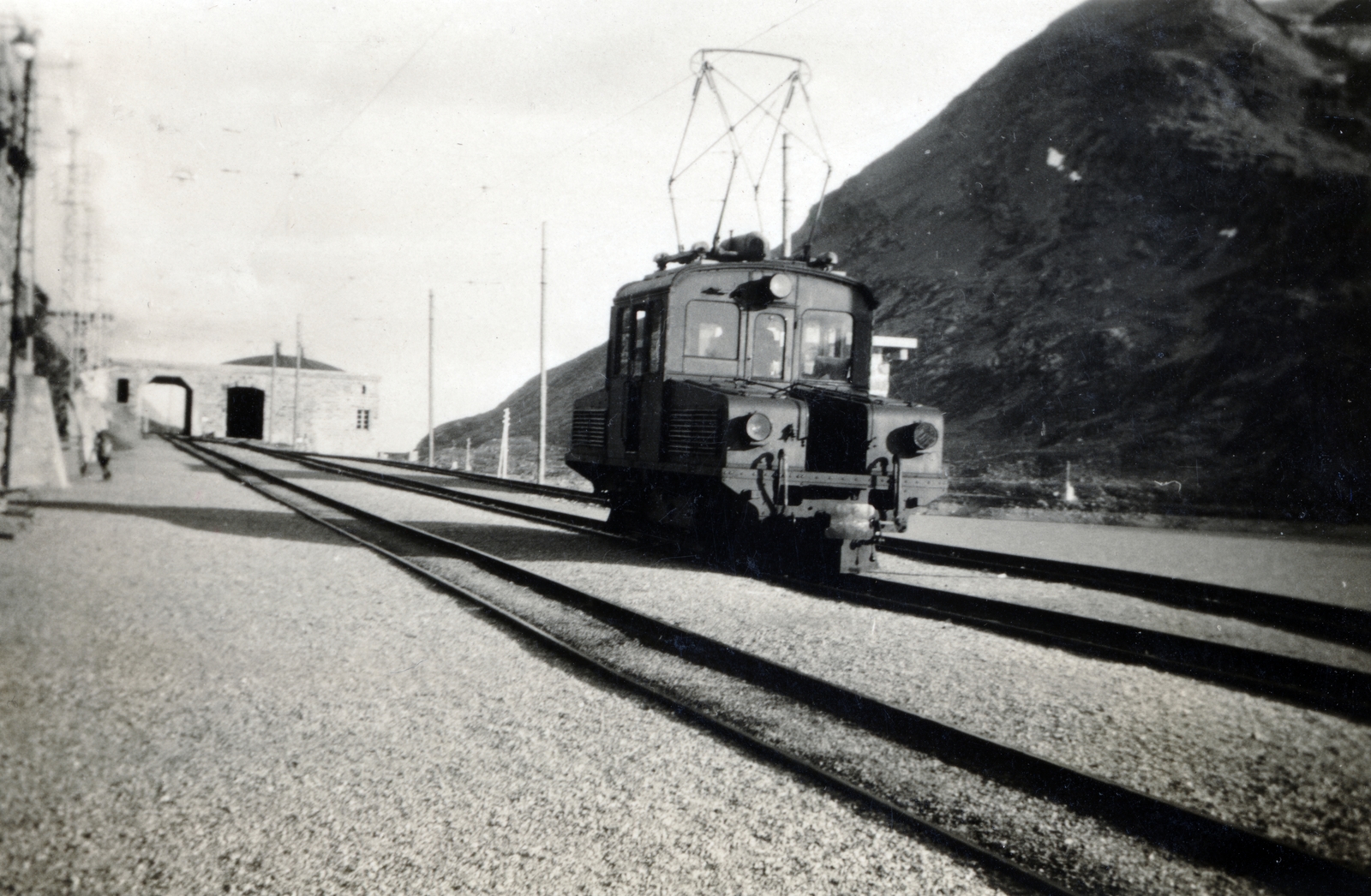 Switzerland, Ospizio Bernina vasútállomás (ekkor a Berninabahn (BB) állomása)., 1929, Vízkelety László, electric locomotive, Fortepan #227449