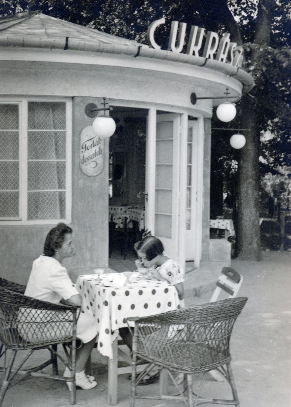 1942, Vízkelety László, pastry shop, label, wicker chair, Fortepan #227651