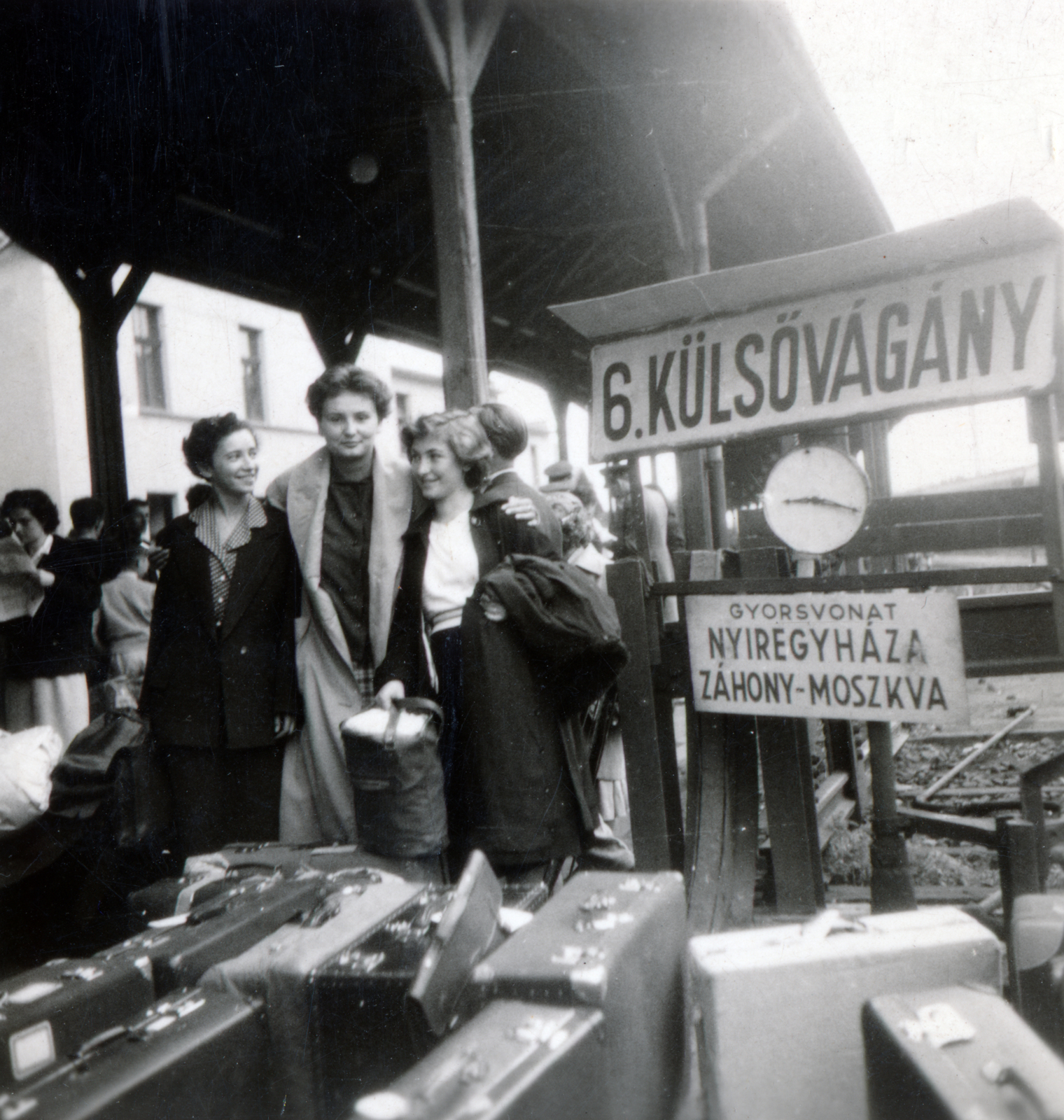 1955, Vízkelety László, train station, suitcase, Fortepan #227673