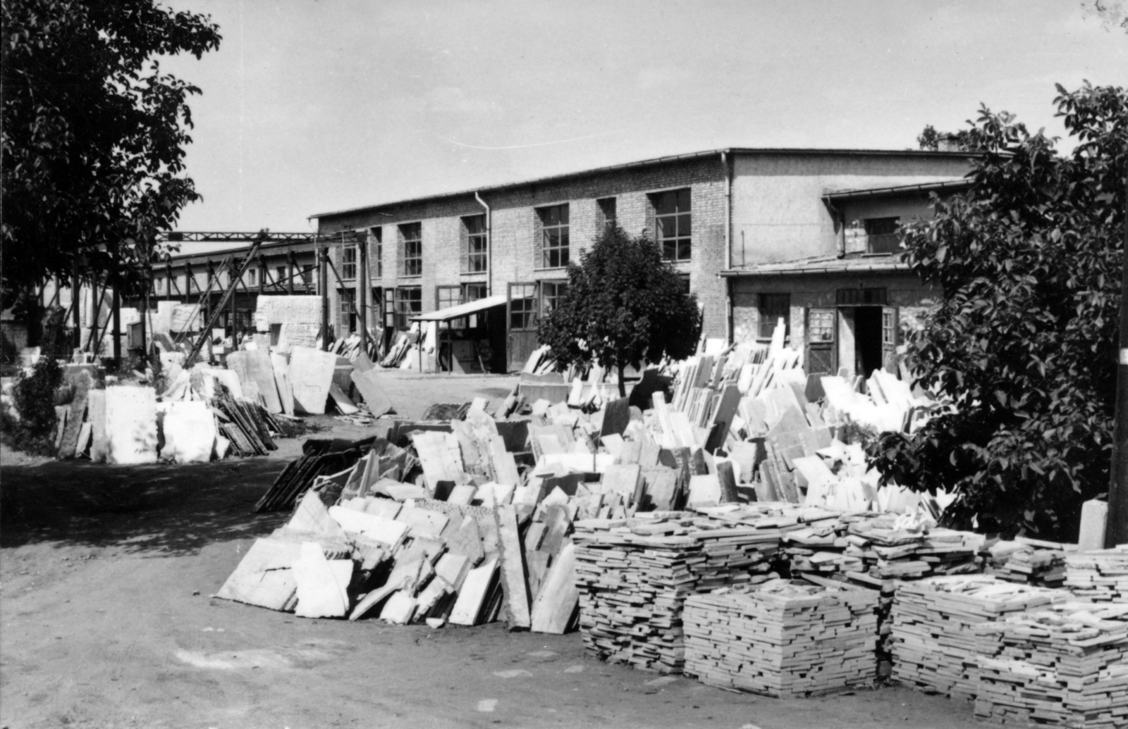 Magyarország, Süttő, kőfaragó üzem., 1968, Középületépítő Vállalat - Kreszán Albert - Koczka András - Kemecsei József, építőanyag, Fortepan #227779