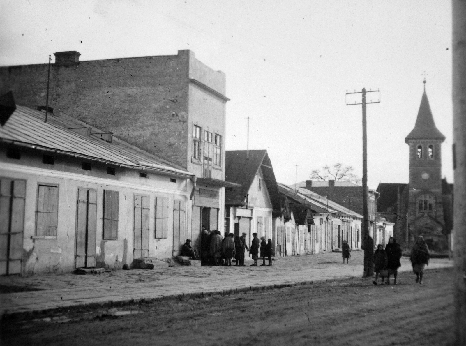 Ukrajna, Tovszte, Ukrán utca, jobbra a Szent Anna-templom., 1941, Ungváry Krisztián, keleti front, templom, utcakép, második világháború, Fortepan #22782