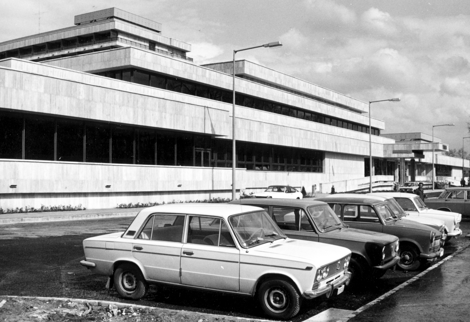 Magyarország, Margitsziget, Budapest, Thermal Hotel, 1979, Középületépítő Vállalat - Kreszán Albert - Koczka András - Kemecsei József, Budapest, Ford Capri, Best of, Fortepan #227921
