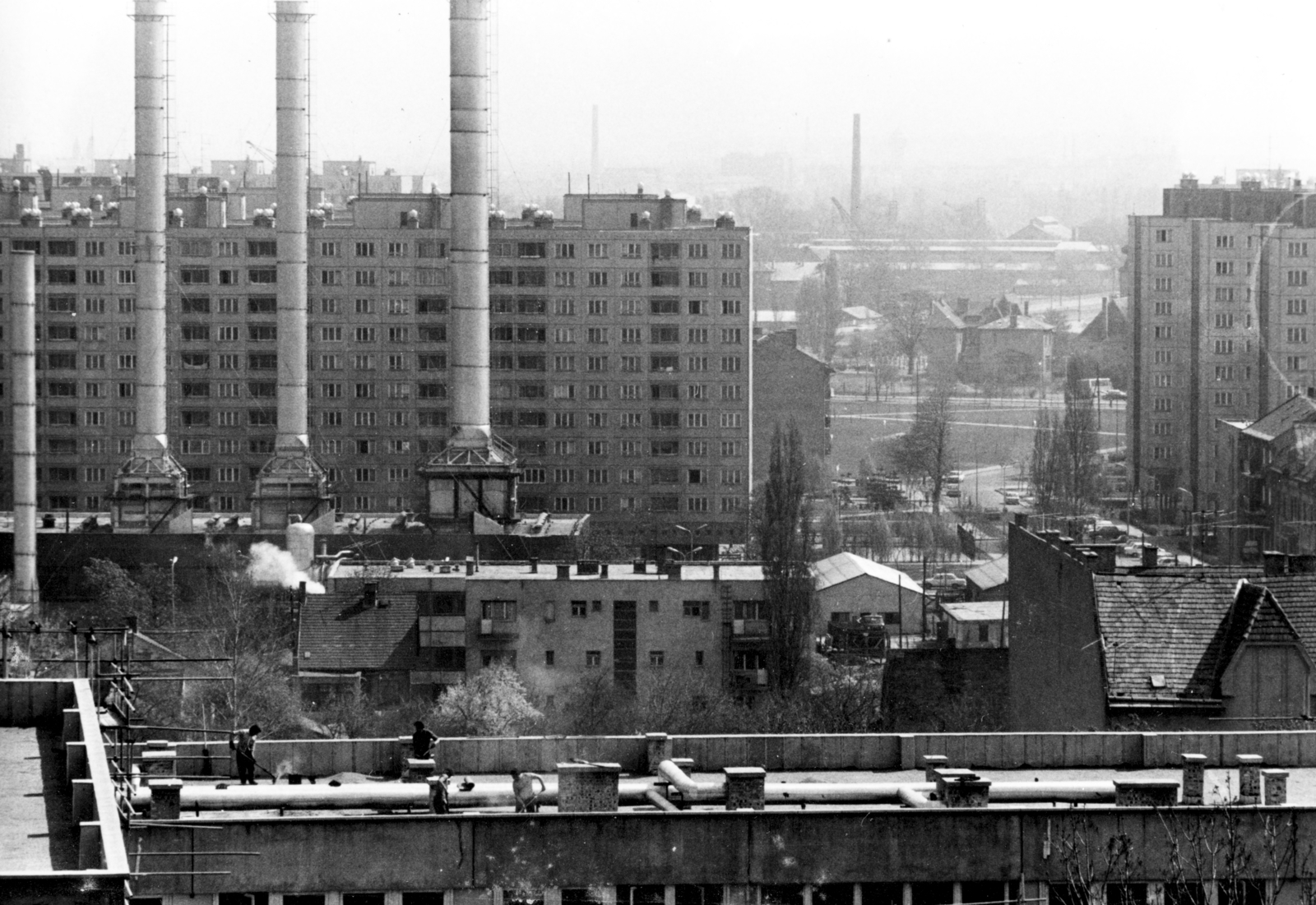 Magyarország, Budapest III., kilátás a Kiscelli Múzeum irányából a Margit Kórház és a FŐTÁV Zápor utcai fűtőműve felé., 1978, Középületépítő Vállalat - Kreszán Albert - Koczka András - Kemecsei József, Budapest, Fortepan #227971