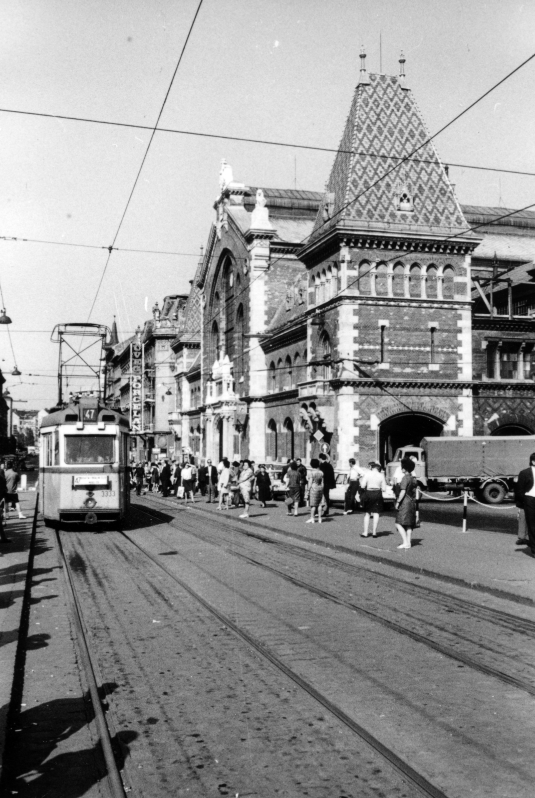 Hungary, Budapest V., Fővám (Dimitrov) tér, szemben a Vámház (Tolbuhin) körút és a Központi Vásárcsarnok., 1972, Középületépítő Vállalat - Kreszán Albert - Koczka András - Kemecsei József, Budapest, Fortepan #228119